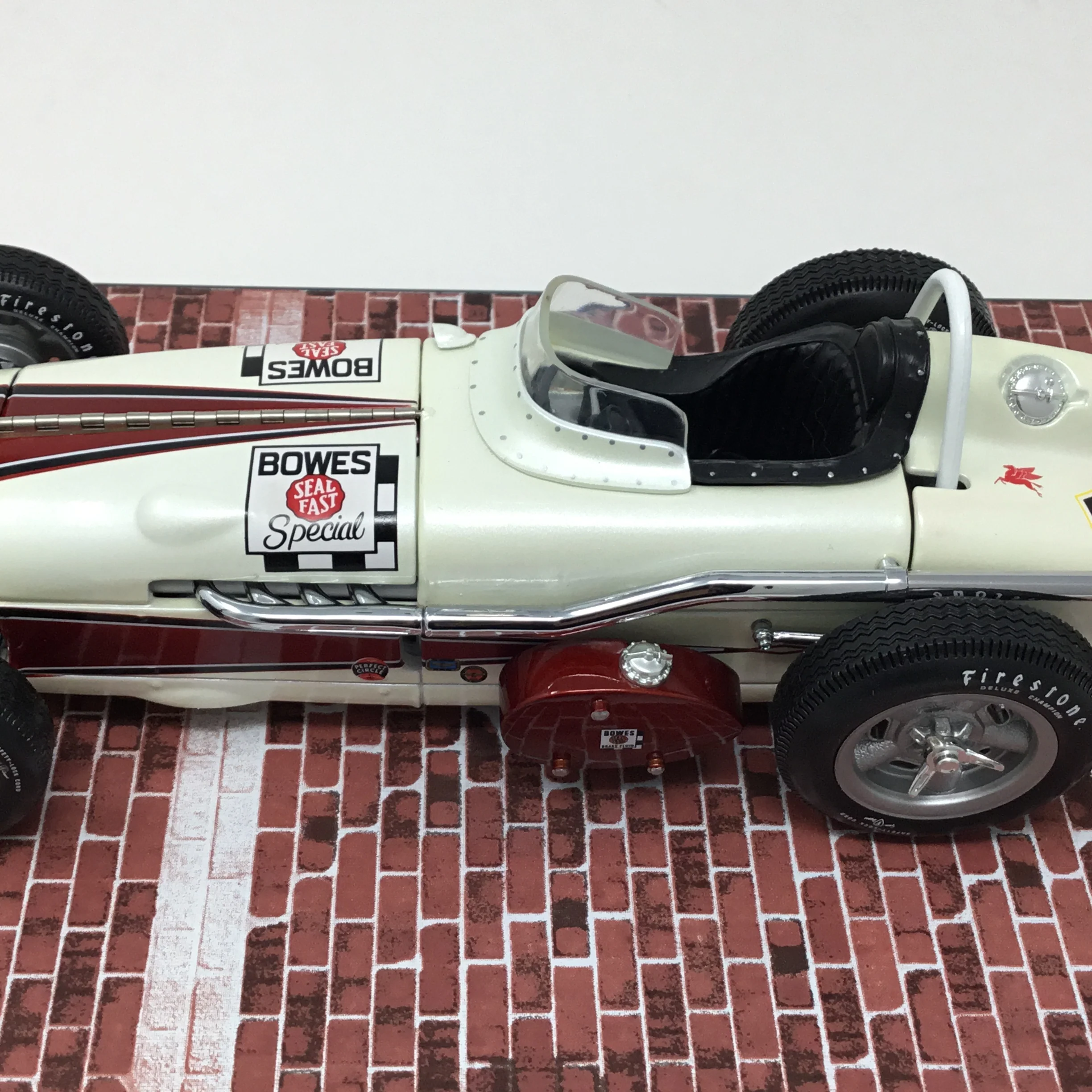 A.J. Foyt 1961 Carousel 1 Bowes Seal Fast Sepcial Indianapolis 500 Winner 1:18 Diecast #4401 - Image 7