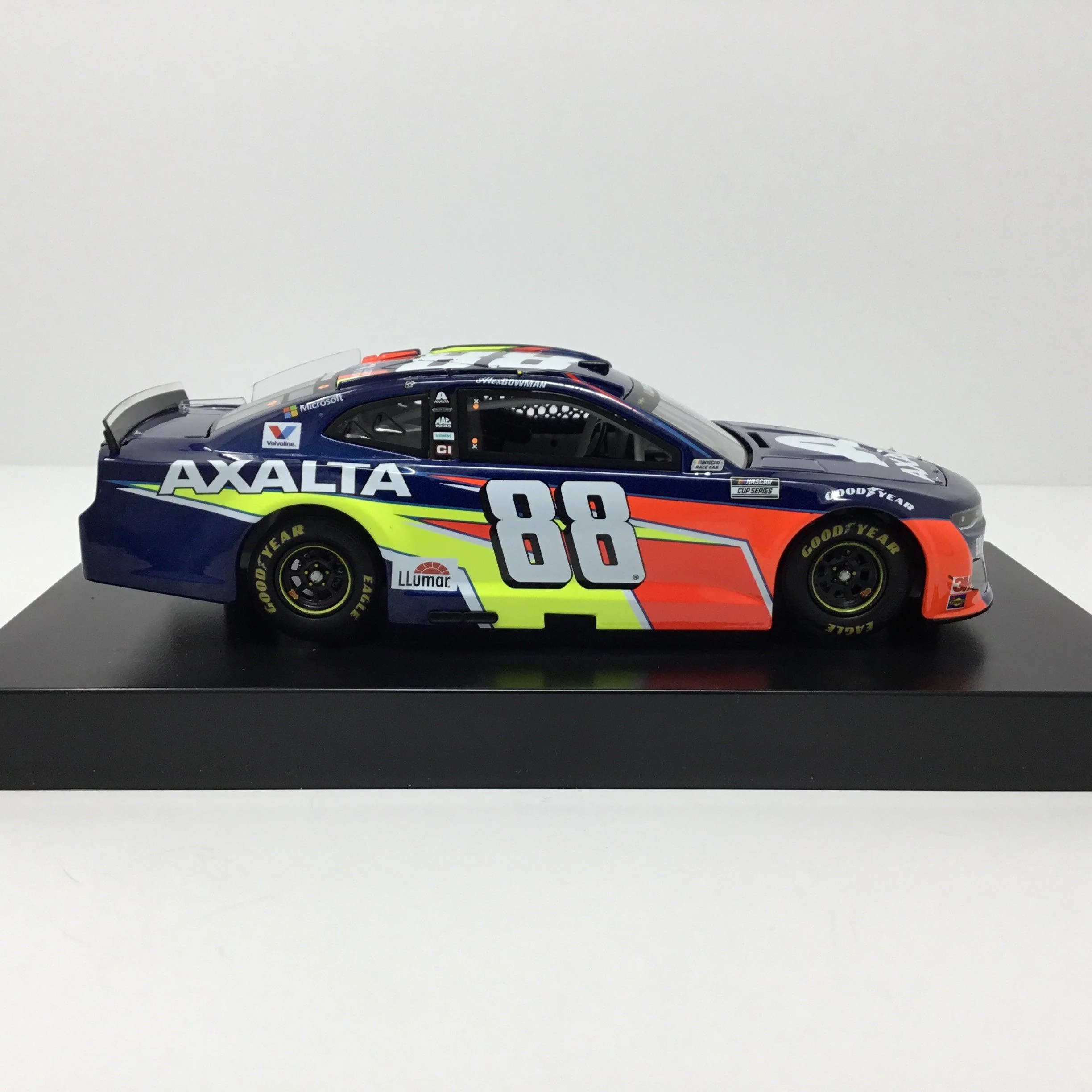 Alex Bowman 2020 Axalta 1:24 Diecast - Image 4