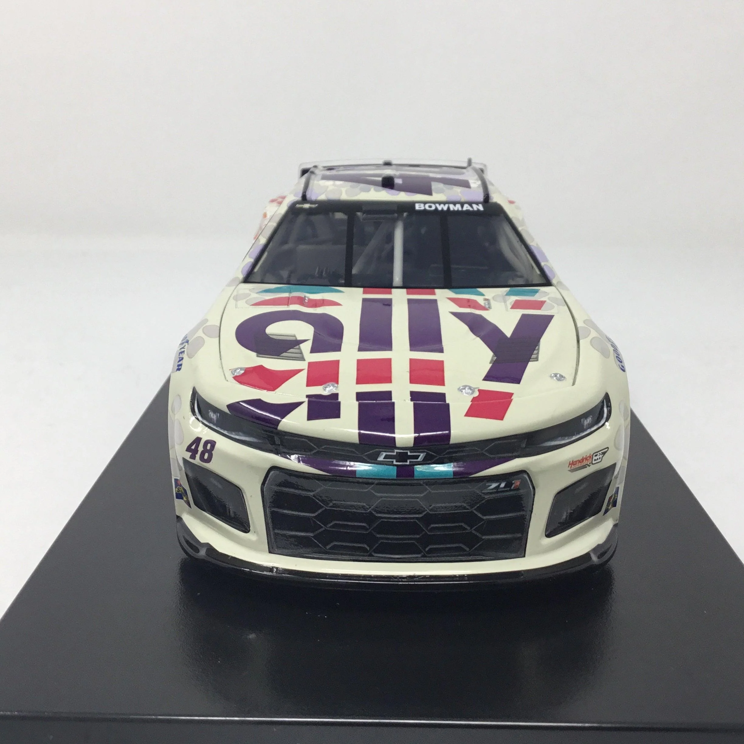 Alex Bowman 2022 Ally Best Friends 1:24 Diecast - Image 3