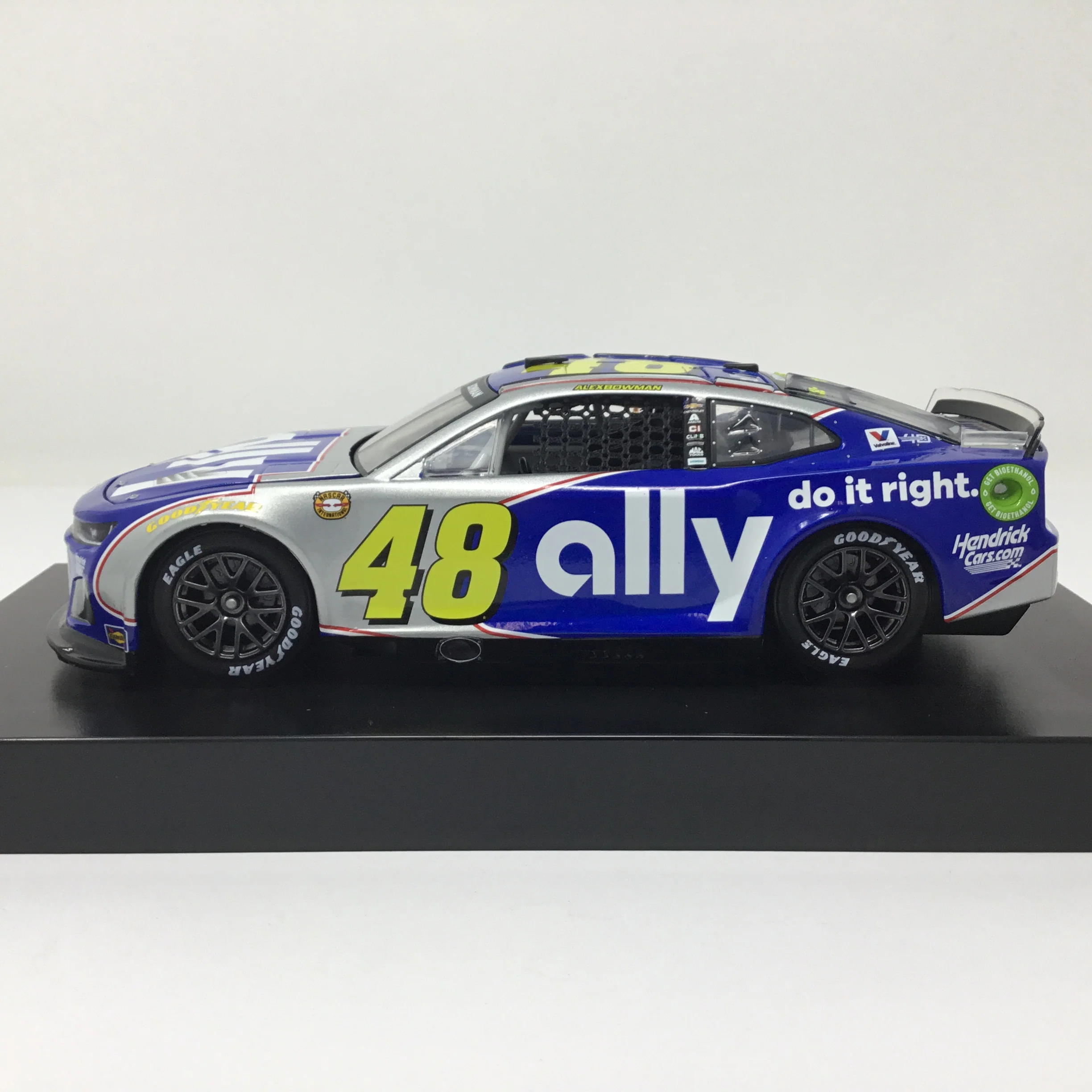 Alex Bowman 2024 Ally Throwback 1:24 Diecast - Image 2