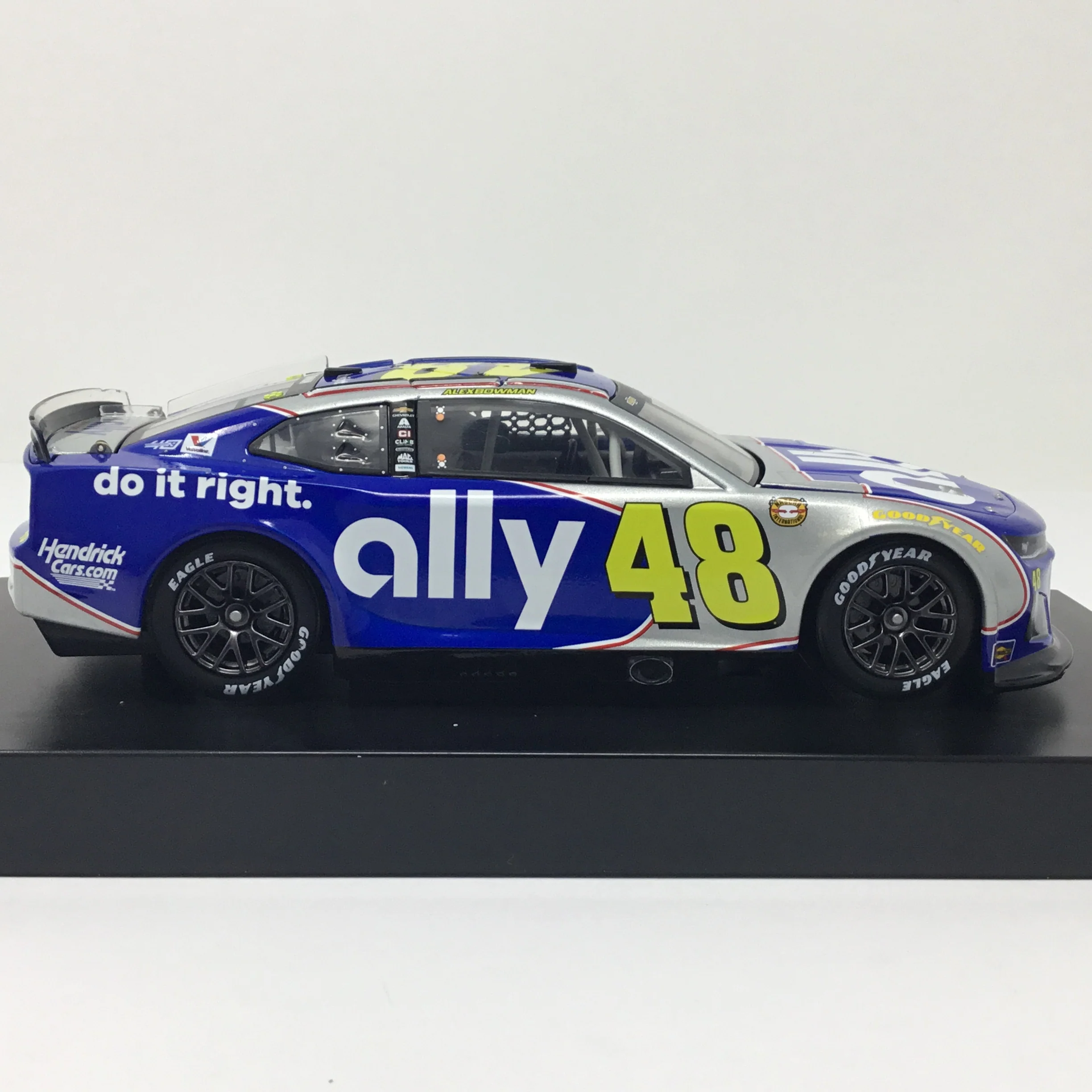 Alex Bowman 2024 Ally Throwback Elite 1:24 Diecast - Image 4