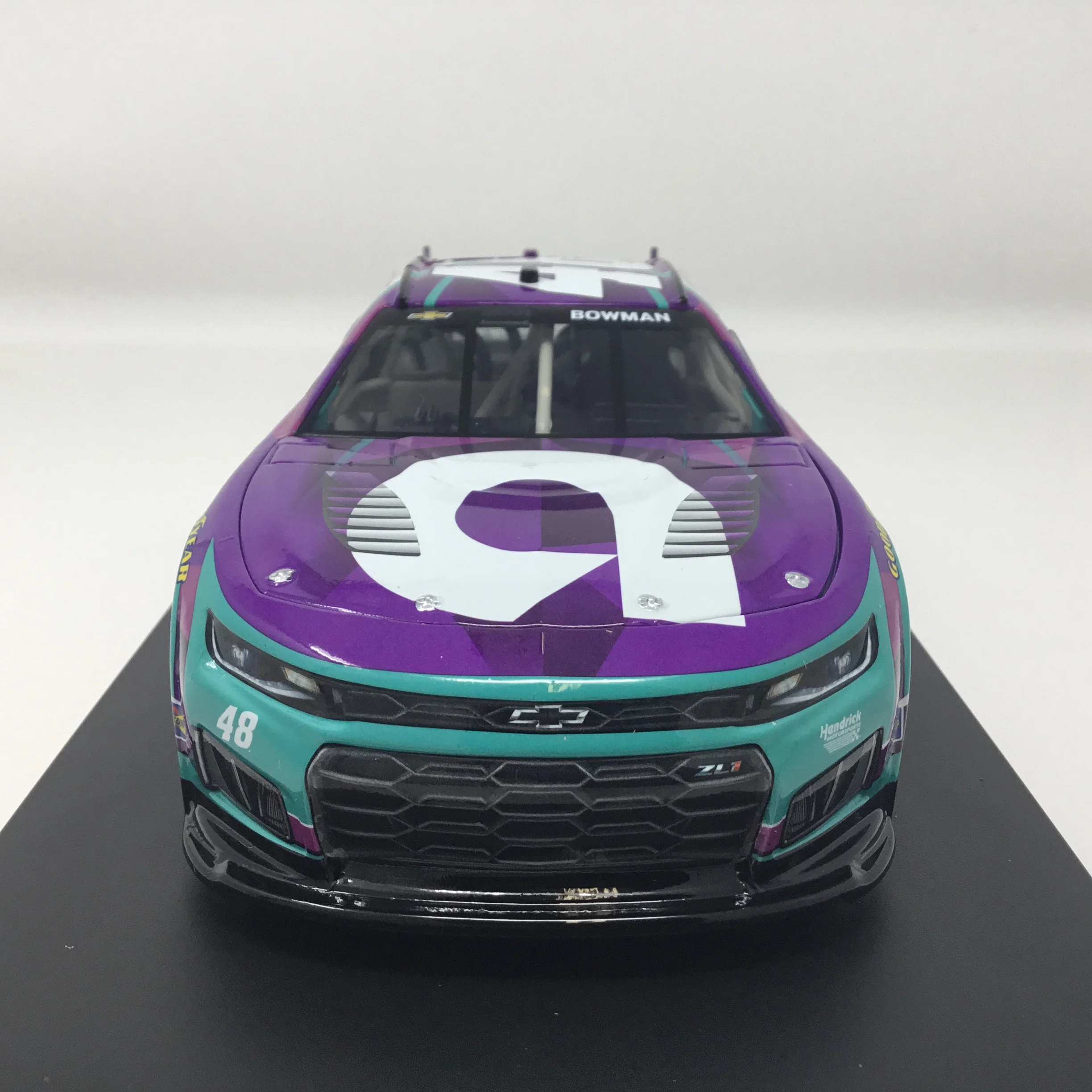 Alex Bowman 2026 Ally Elite 1:24 Diecast - Image 3