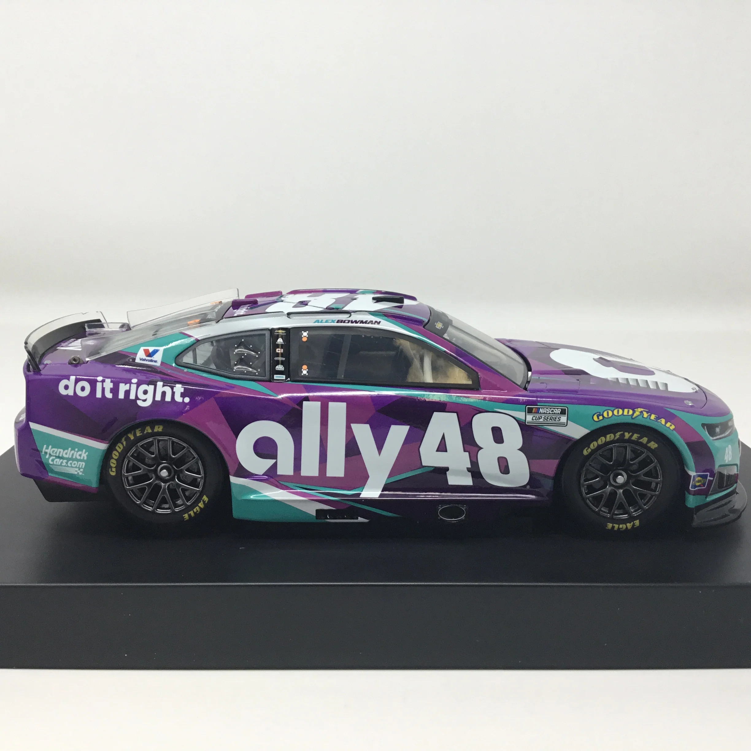 Alex Bowman 2026 Ally Elite 1:24 Diecast - Image 4