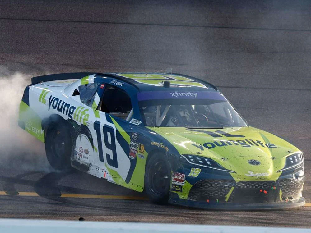 Aric Almirola 2025 Younglife Phoenix Race Win 1:24 Diecast - Image 7