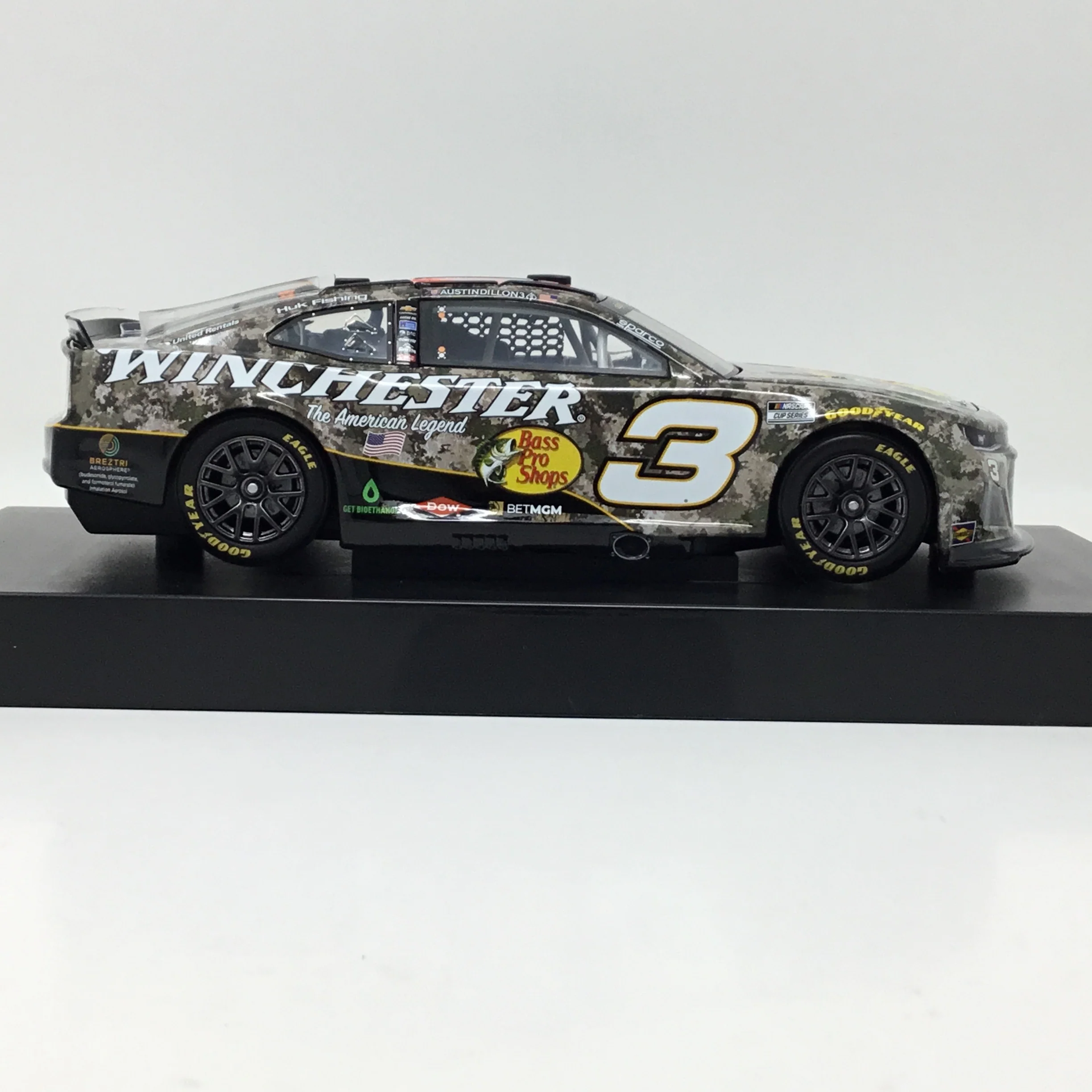 Austin Dillon 2025 Bass Pro Shops / Winchester 1:24 Diecast - Image 4