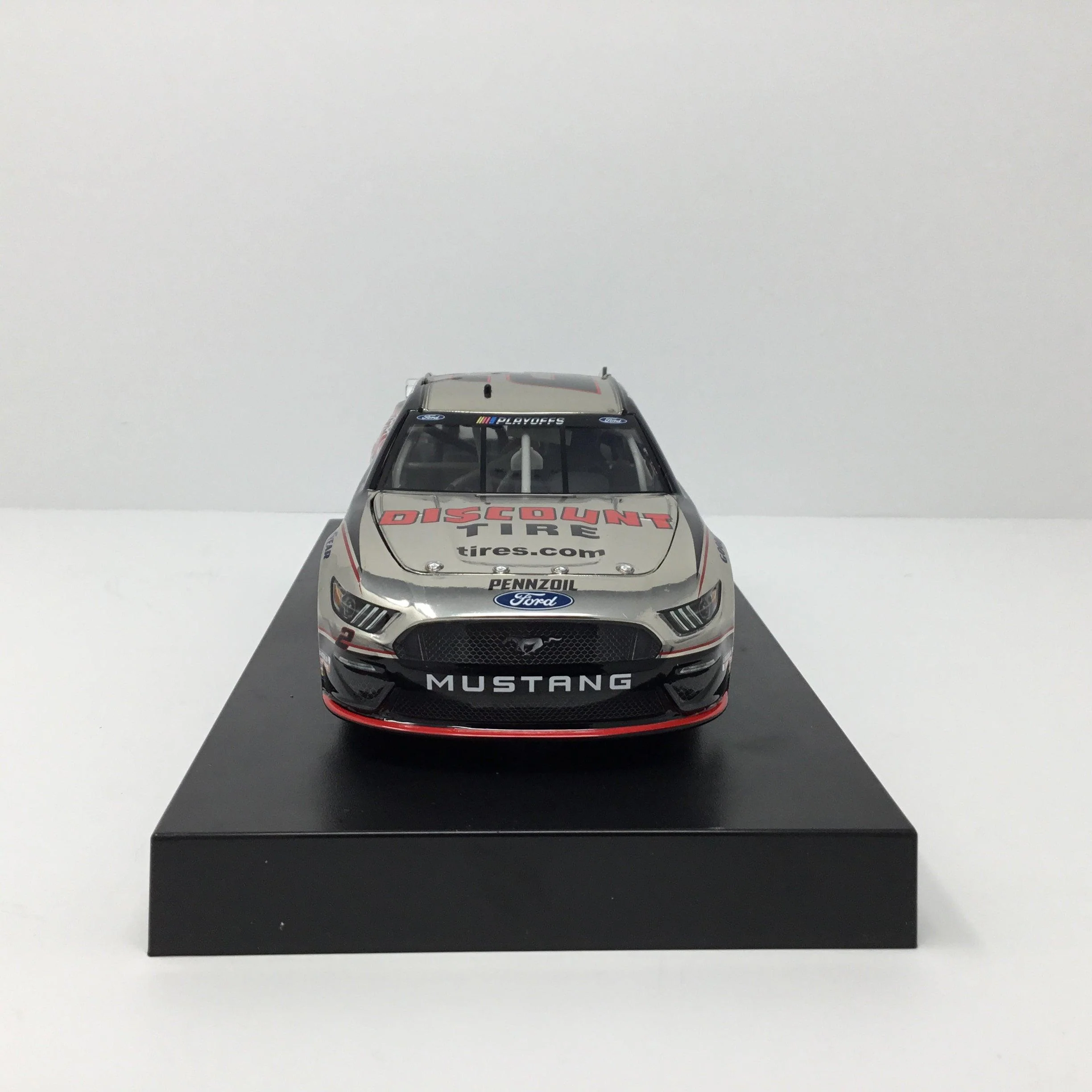 Brad Keselowski 2020 Discount Tire Darlington Throwback Color Chrome 1:24 Diecast - Image 3
