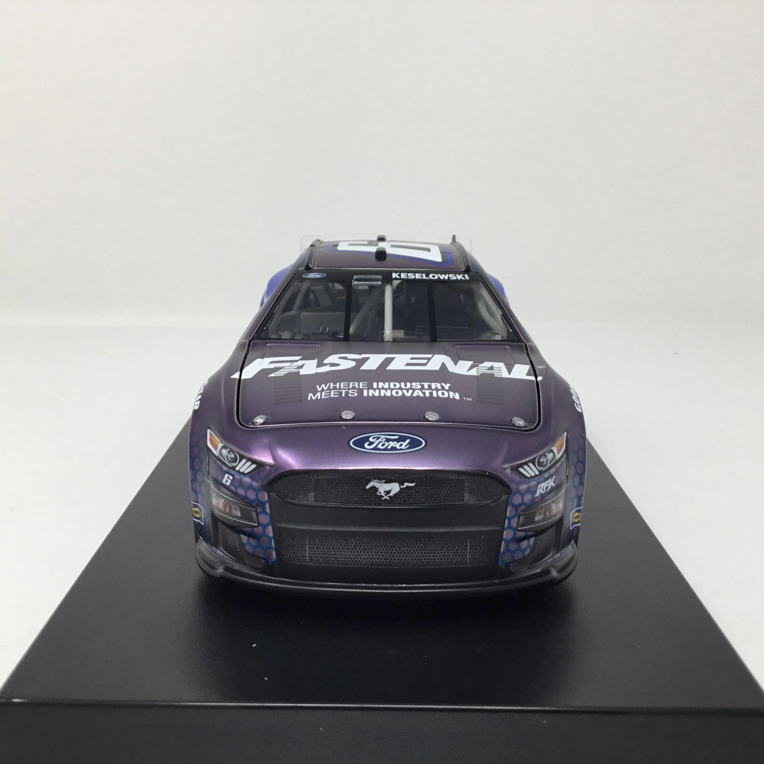 Brad Keselowski 2022 Fastenal Color Chrome 1:24 Diecast - Image 3