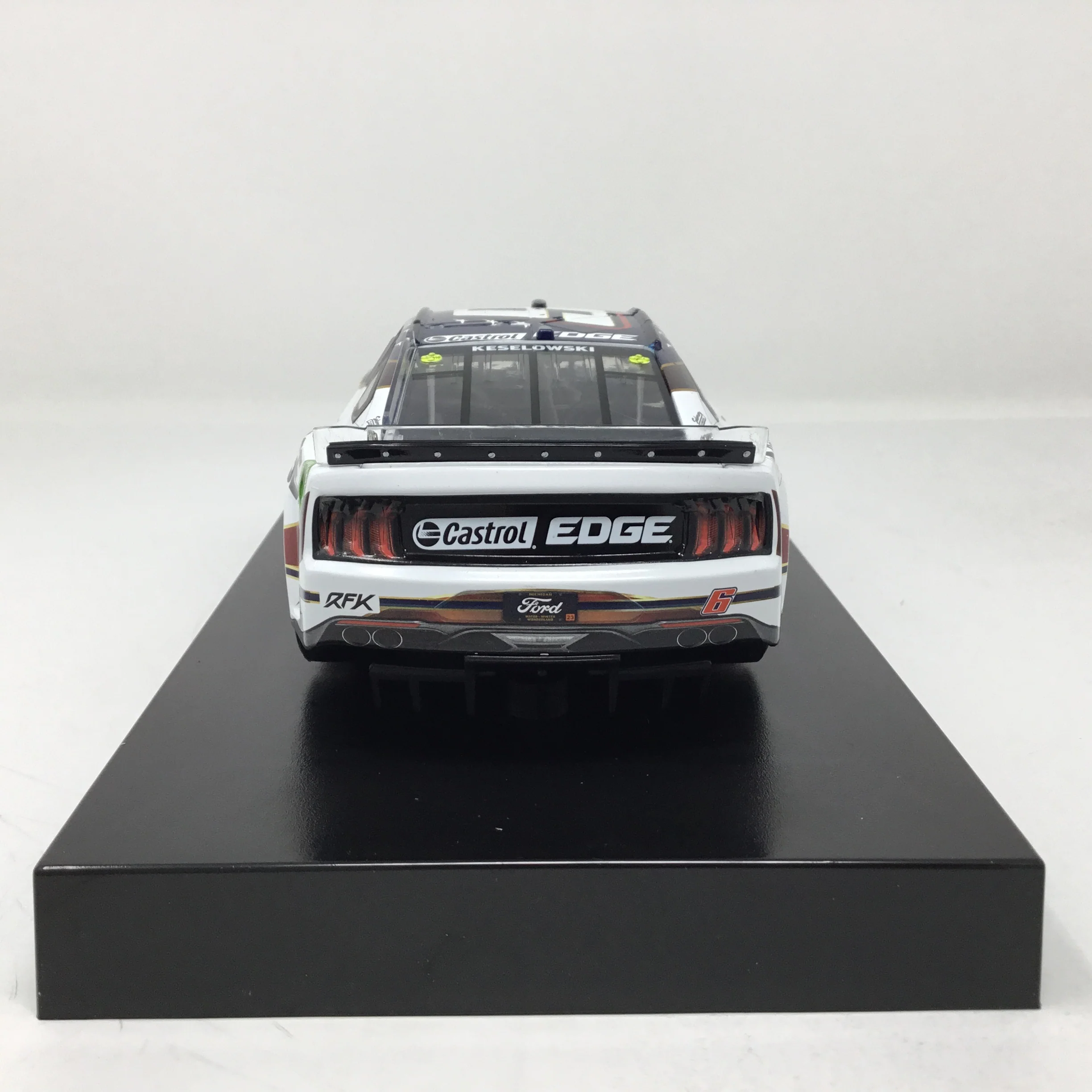 Brad Keselowski 2023 Castrol Edge Salutes Foil Number 1:24 Elite Diecast - Image 5