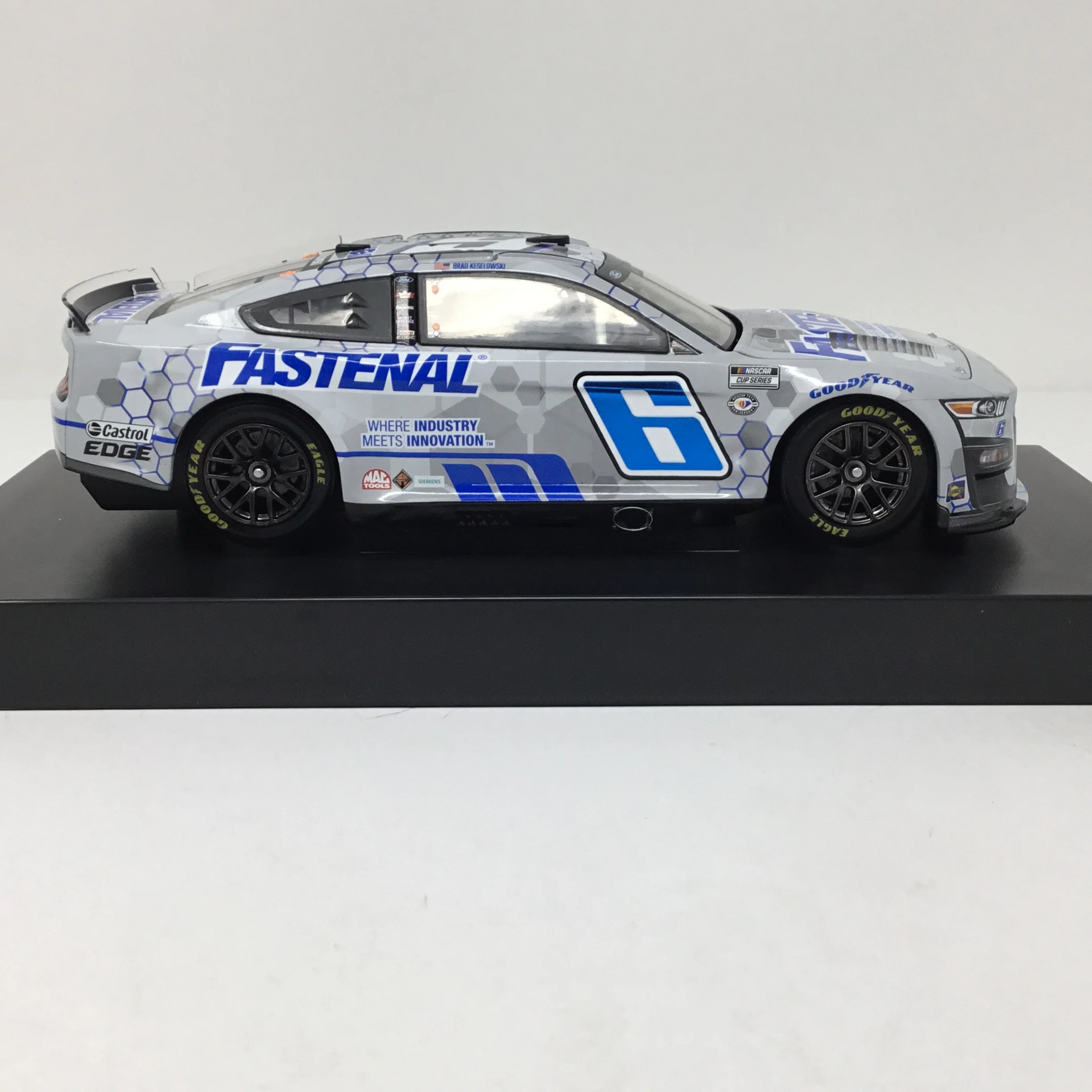 Brad Keselowski 2023 Fastenal Foil Number 1:24 Diecast - Image 4