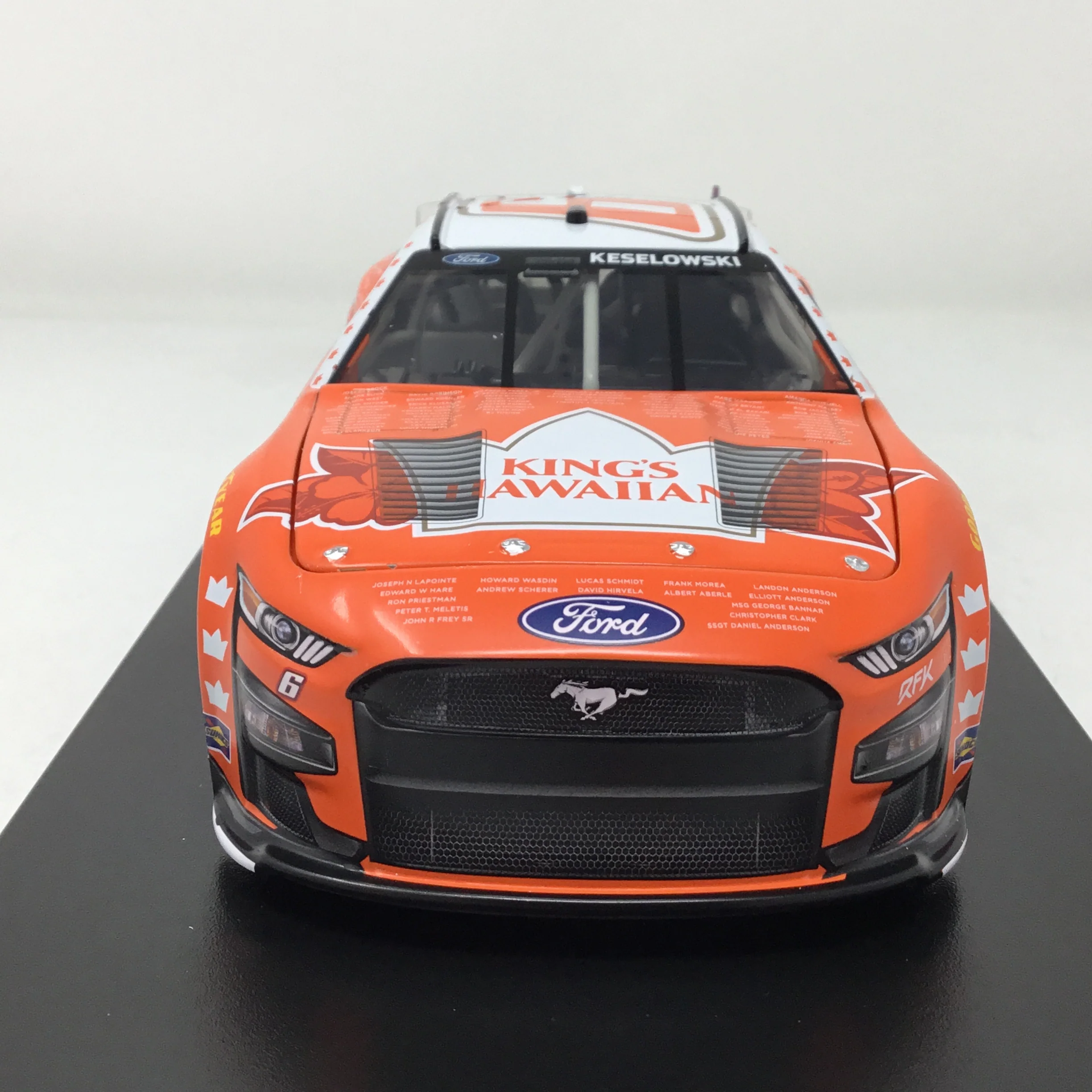 Brad Keselowski 2023 King's Hawaiian Tribute To Veterans Foil Number 1:24 Elite Diecast - Image 3