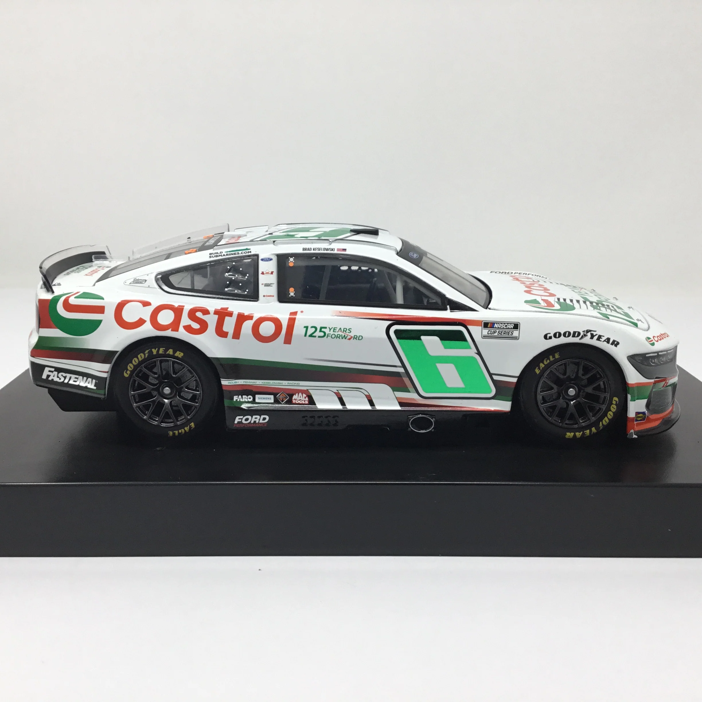 Brad Keselowski 2024 Castrol 125 Years Forward Foil Number 1:24 Diecast - Image 4