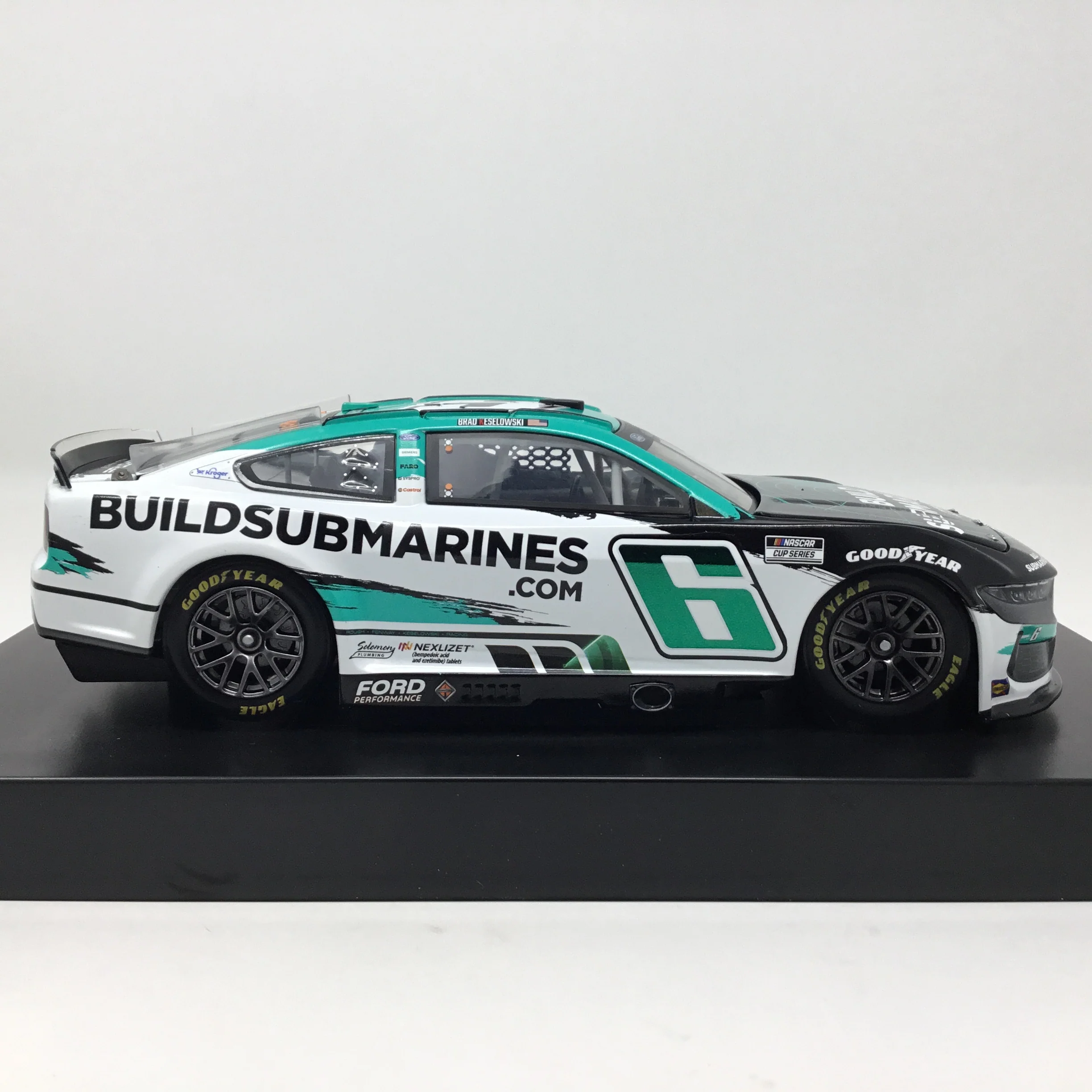 Brad Keselowski 2025 BuildSubmarines.com Foil Number 1:24 Elite Diecast - Image 4