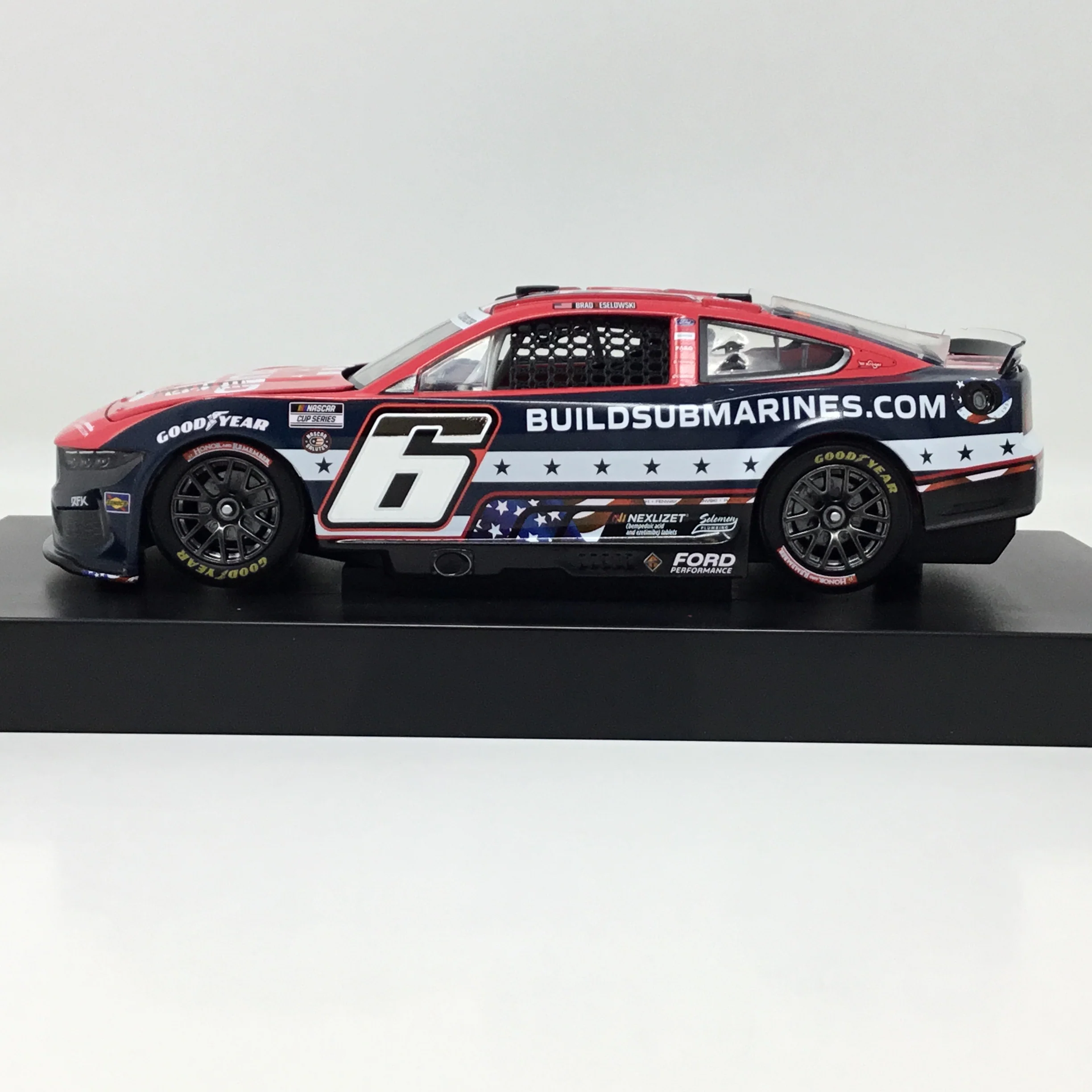 Brad Keselowski 2025 Buildsubmarines.com Salutes Foil Number 1:24 Diecast - Image 2