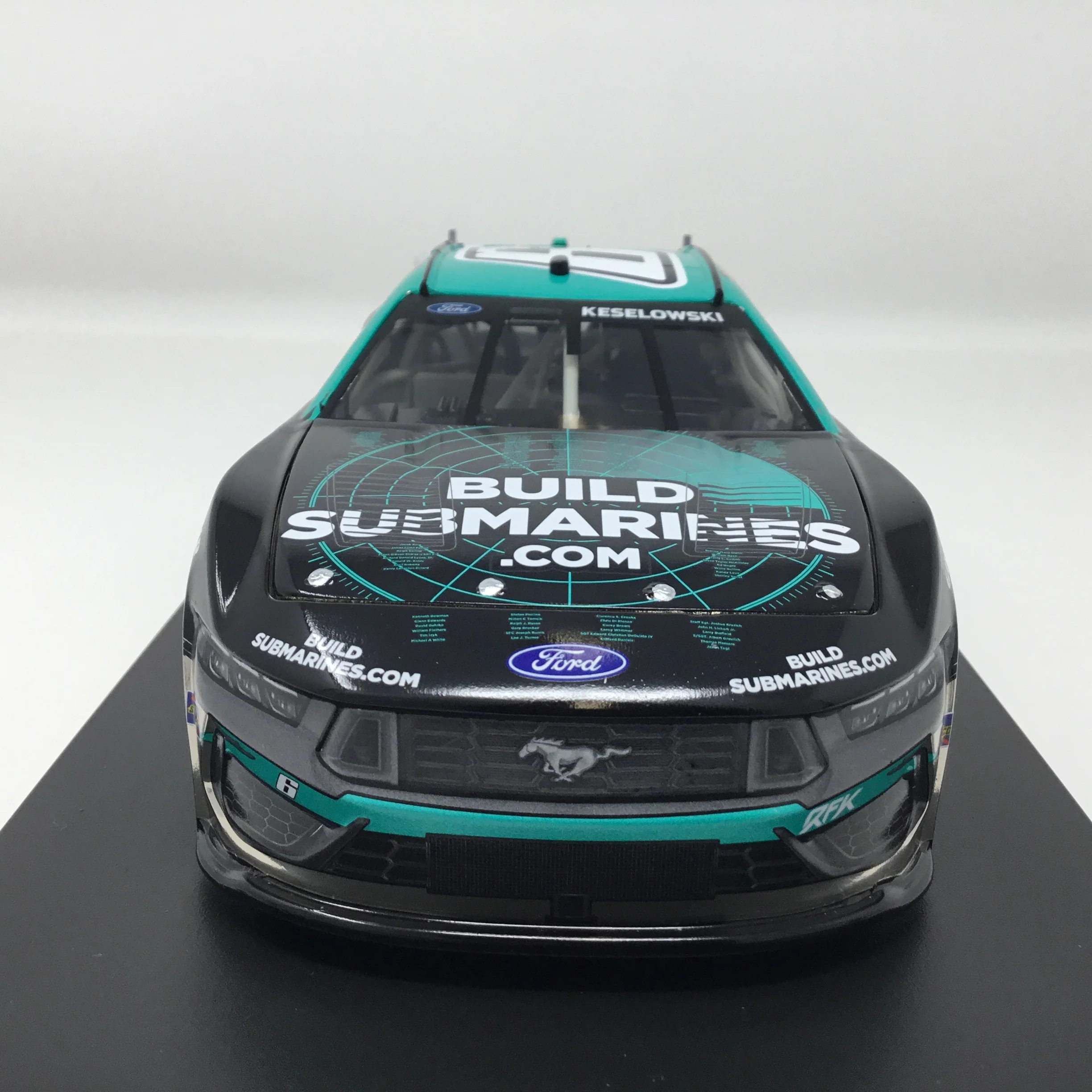 Brad Keselowski 2025 Buildsubmarines / Tribute to Veterans Color Chrome 1:24 Diecast - Image 3