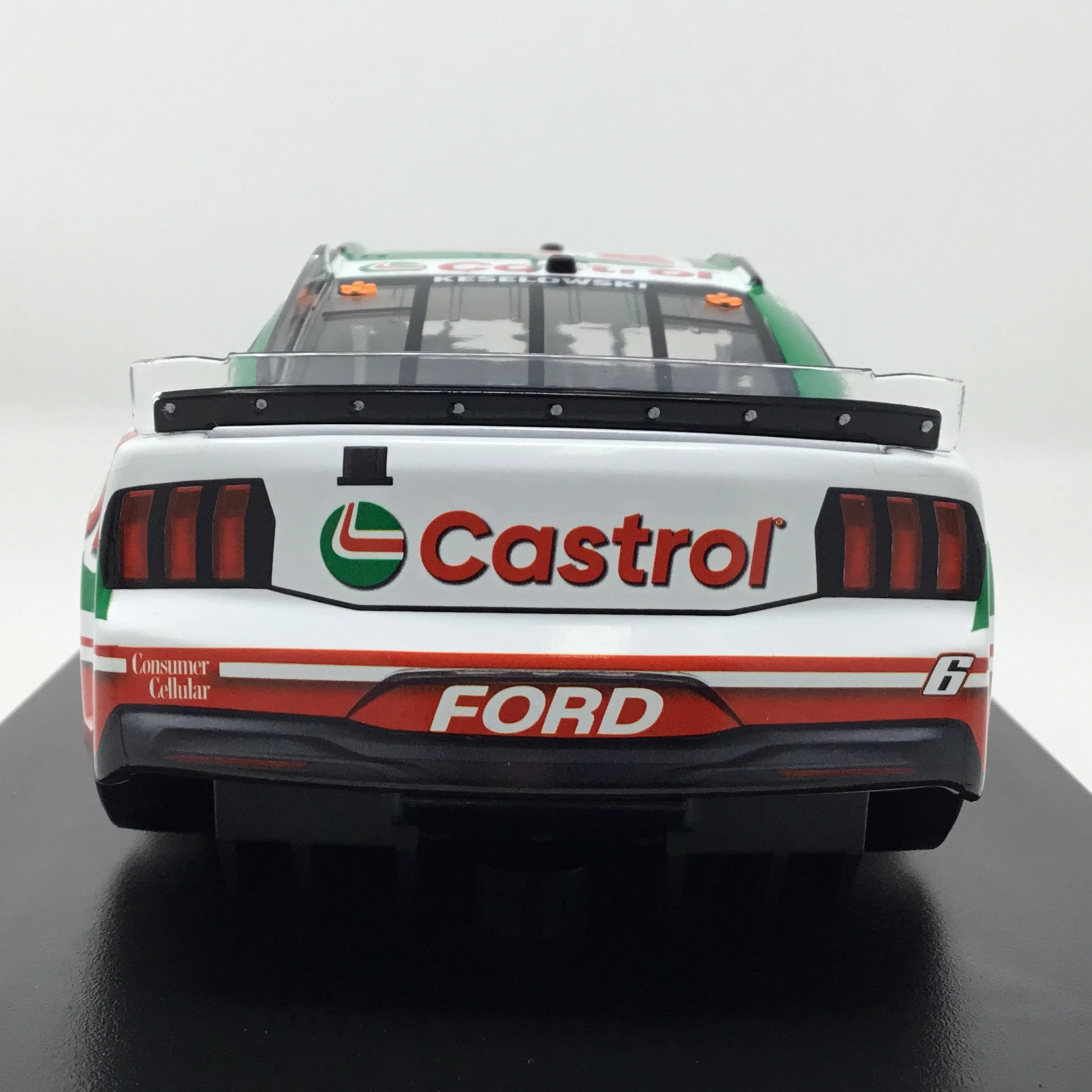 Brad Keselowski 2025 Castrol Foil Number 1:24 Diecast - Image 5