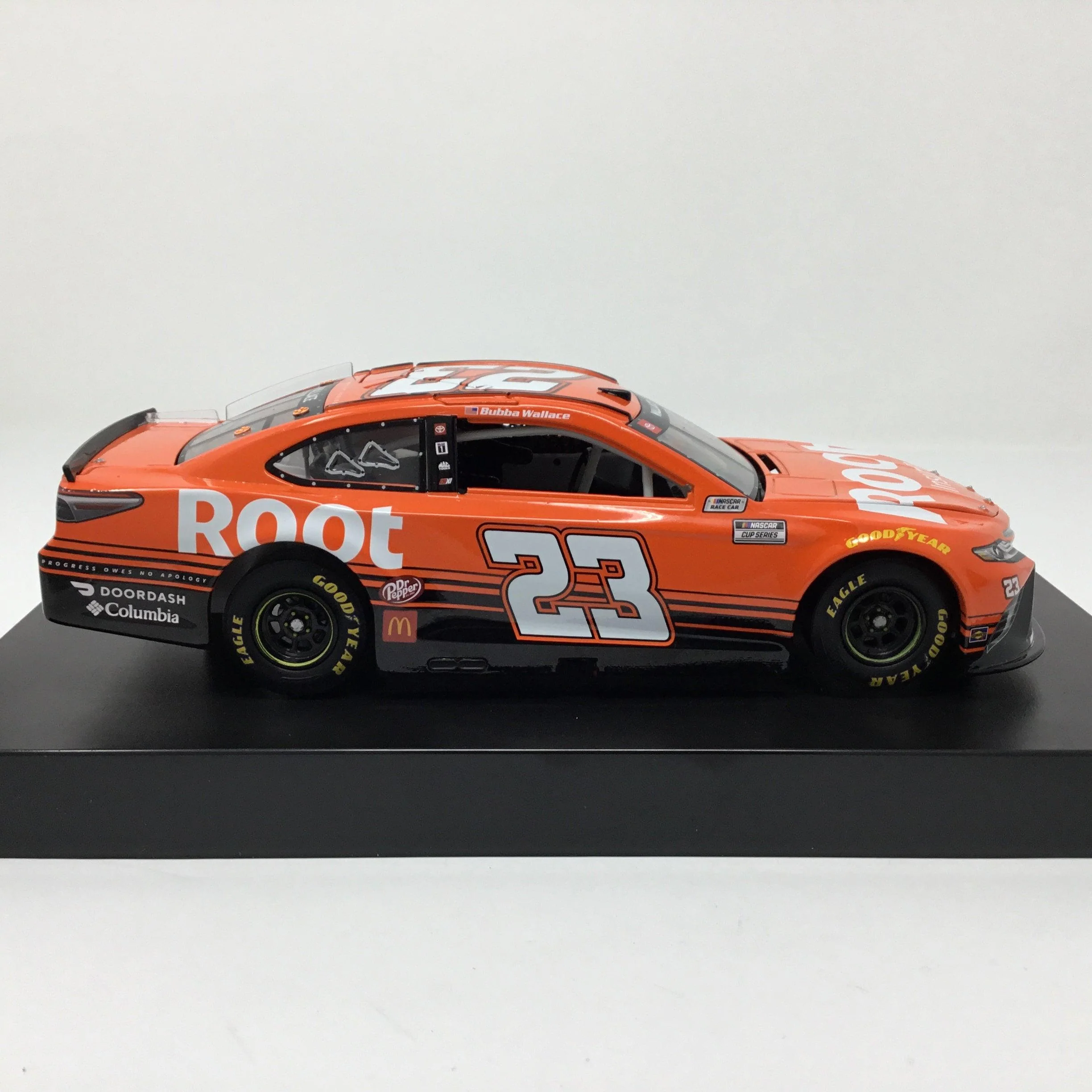 Bubba Wallace 2021 Root Insurance 1:24 Diecast - Image 4