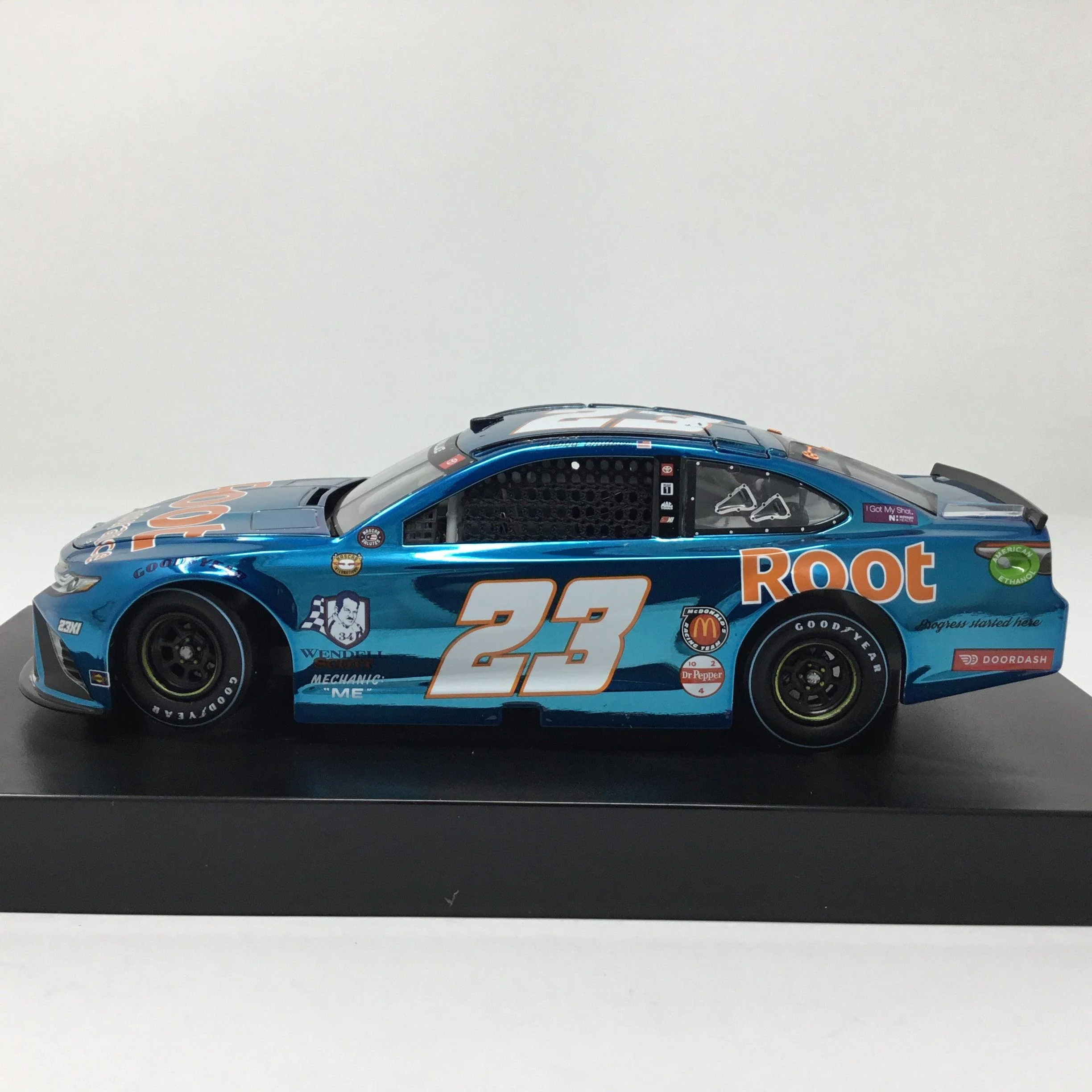 Bubba Wallace 2021 Root Insurance Darlington Color Chrome 1:24 Diecast - Image 2