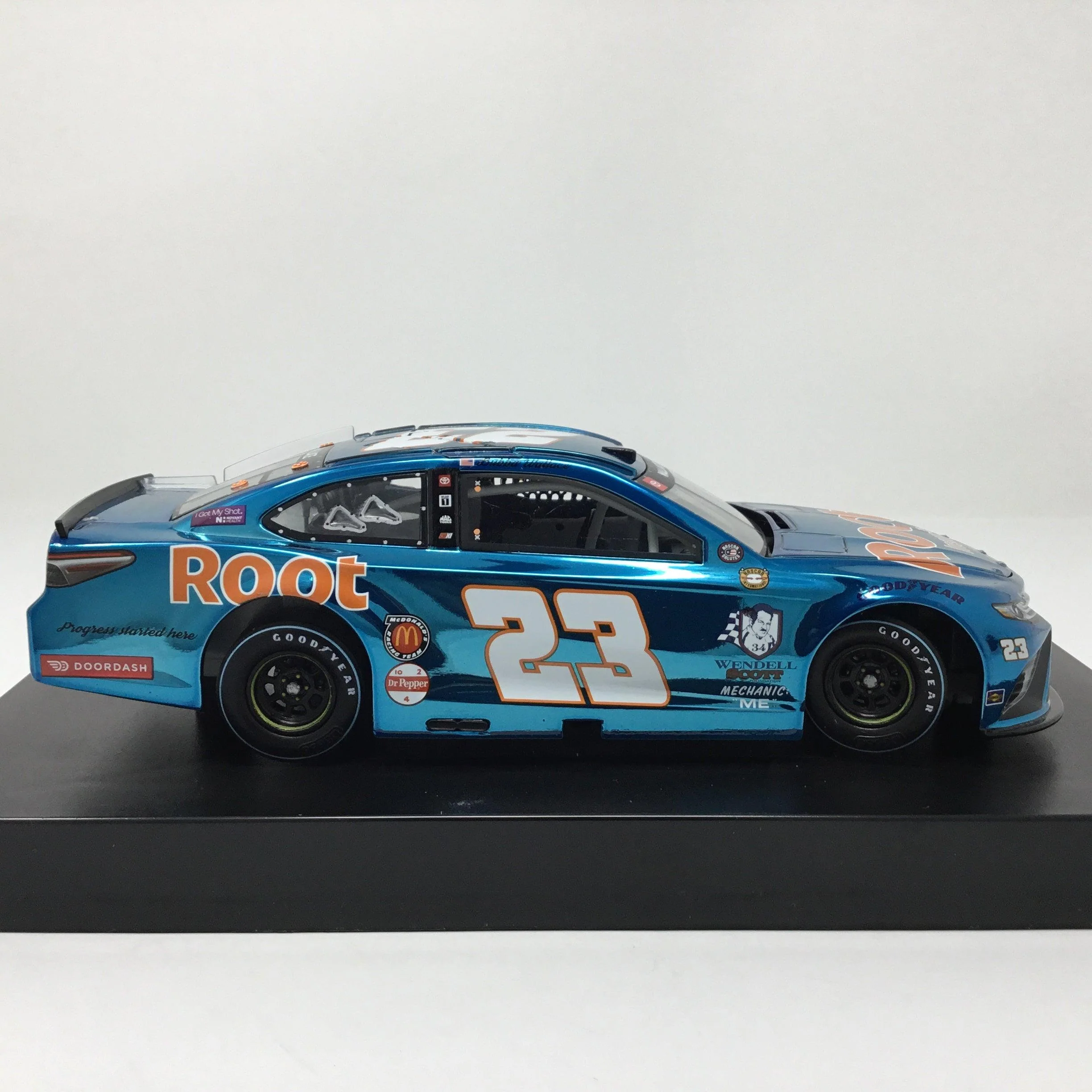Bubba Wallace 2021 Root Insurance Darlington Color Chrome 1:24 Diecast - Image 4