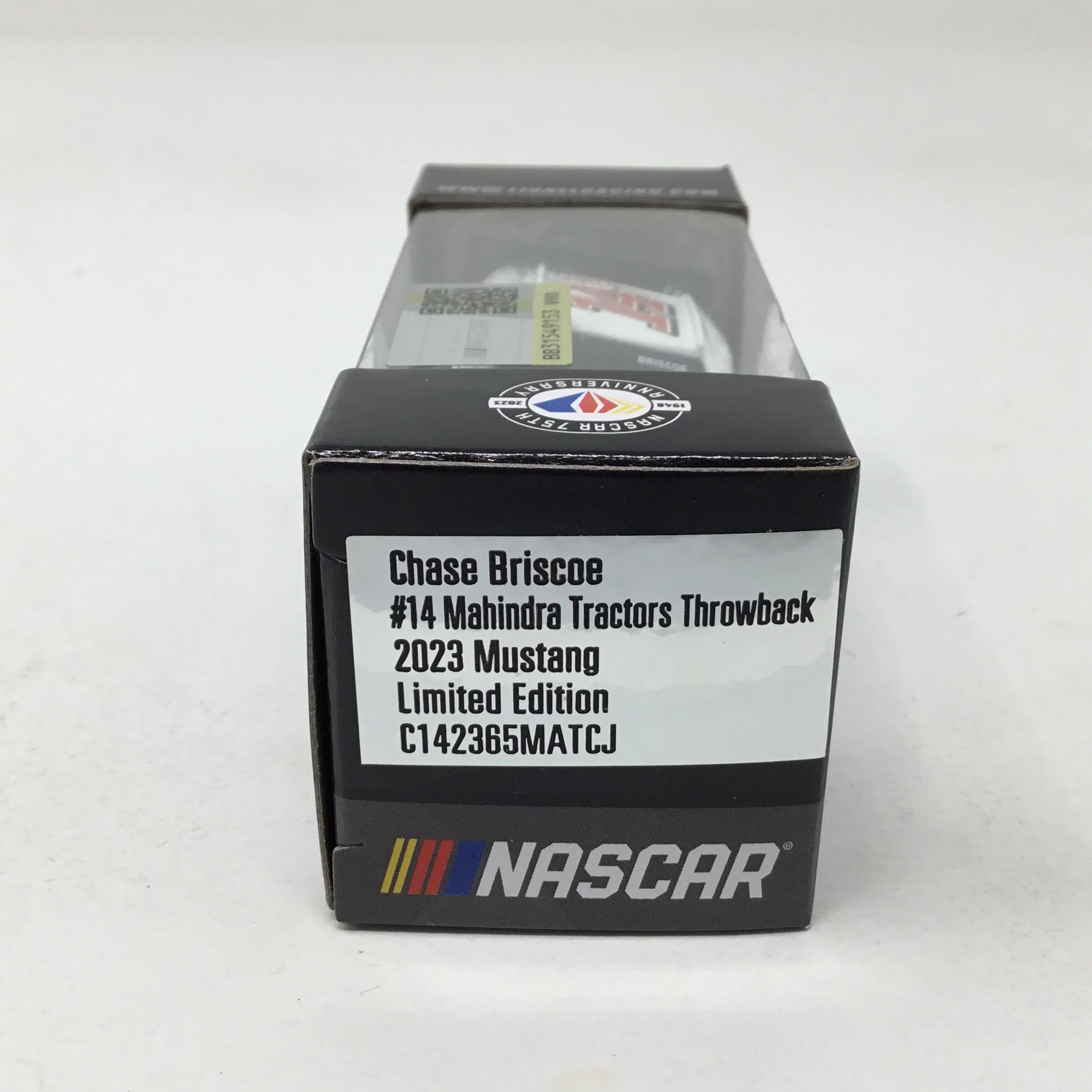 Chase Briscoe 2023 Mahindra Tractors Darlington Throwback 1:64 Diecast - Image 2