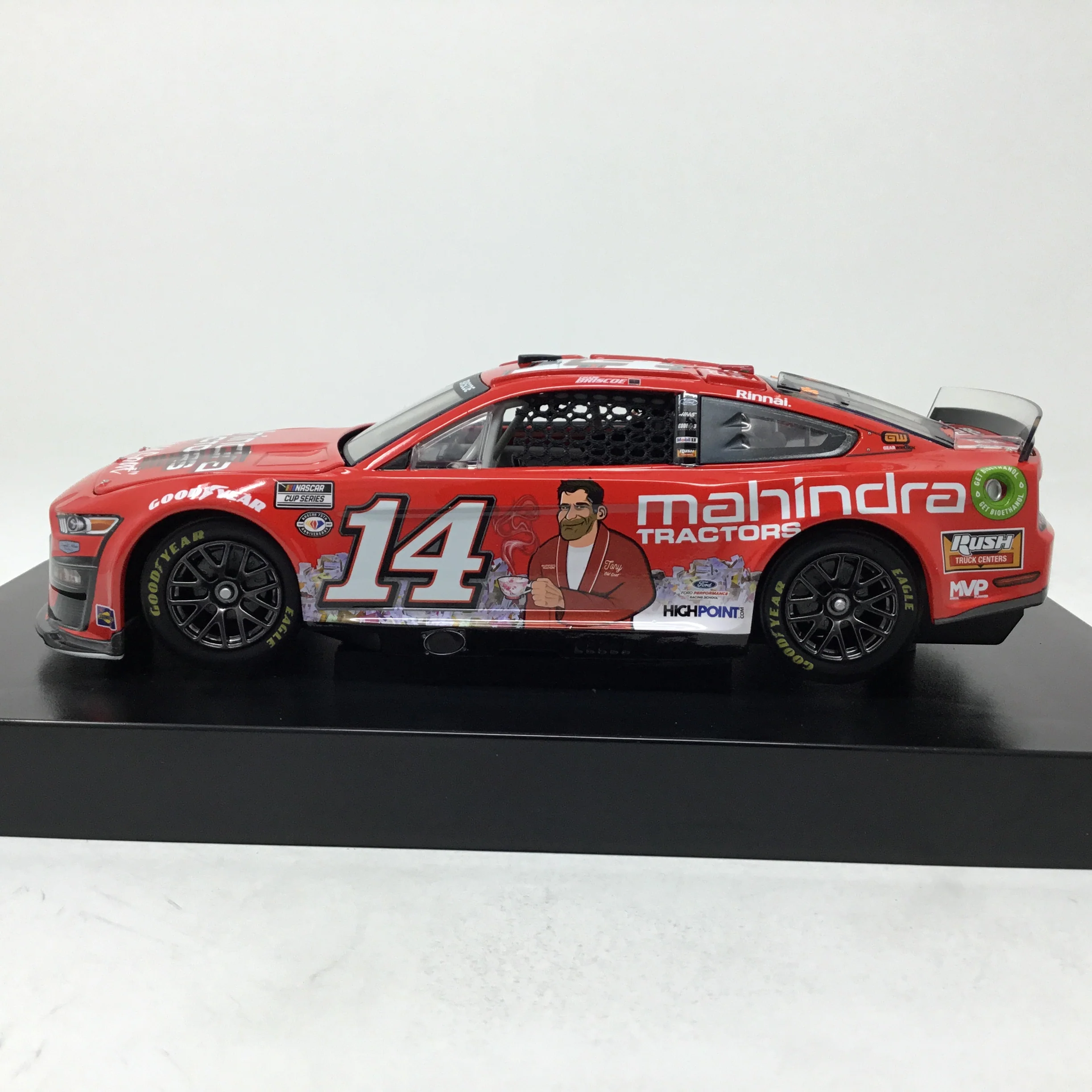Chase Briscoe 2023 Mahindra Tractors Old Goat 1:24 Diecast - Image 2