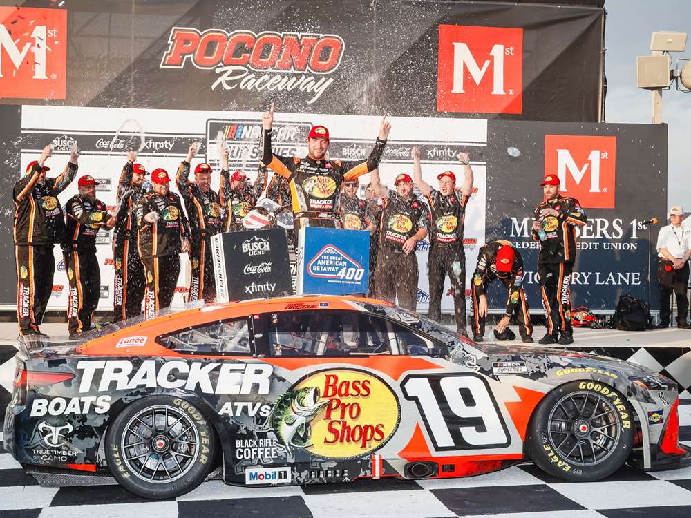 Chase Briscoe 2025 Bass Pro Shops Pocono Race Win 1:64 Diecast - Image 4