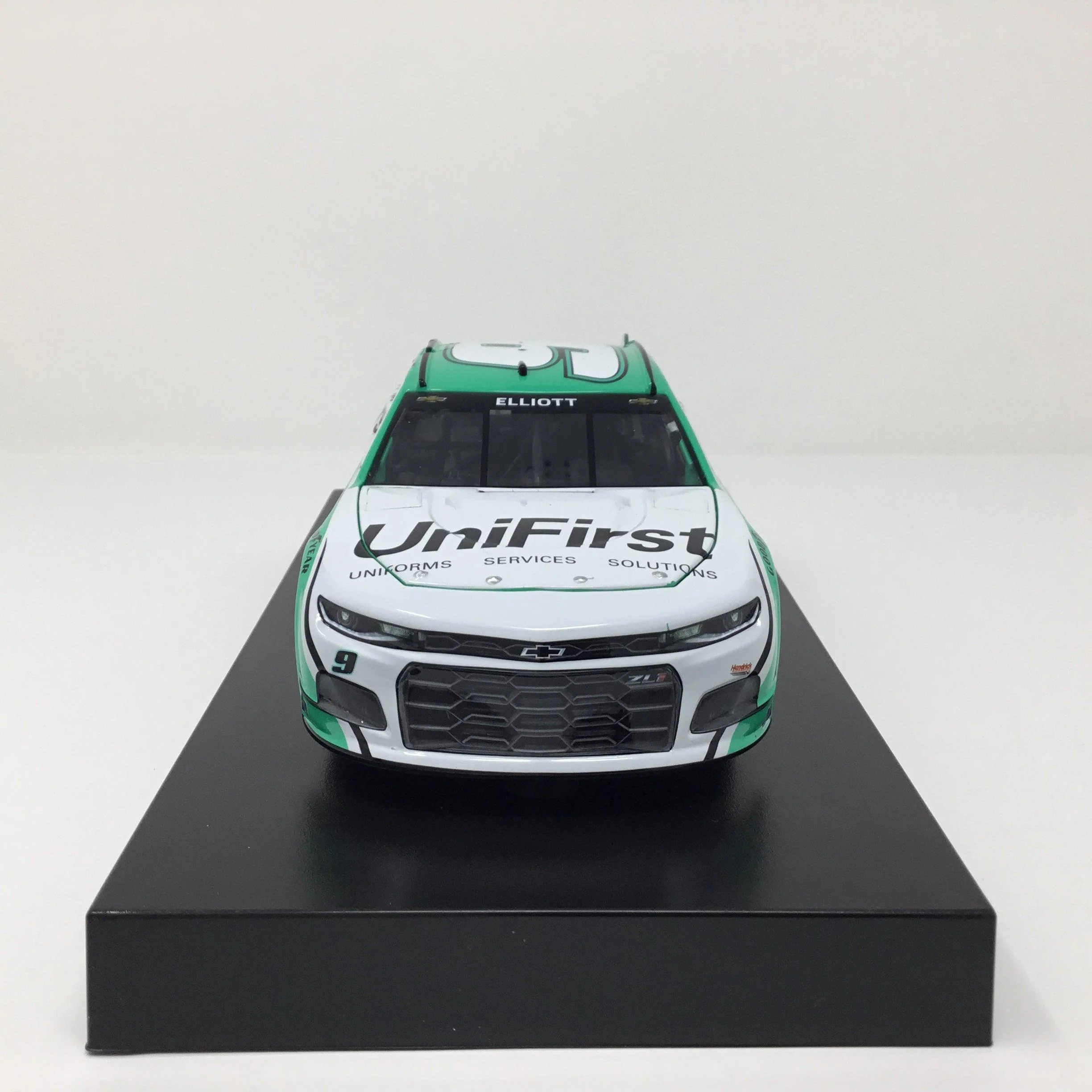 Chase Elliott 2021 Unifirst Elite 1:24 Diecast - Image 3