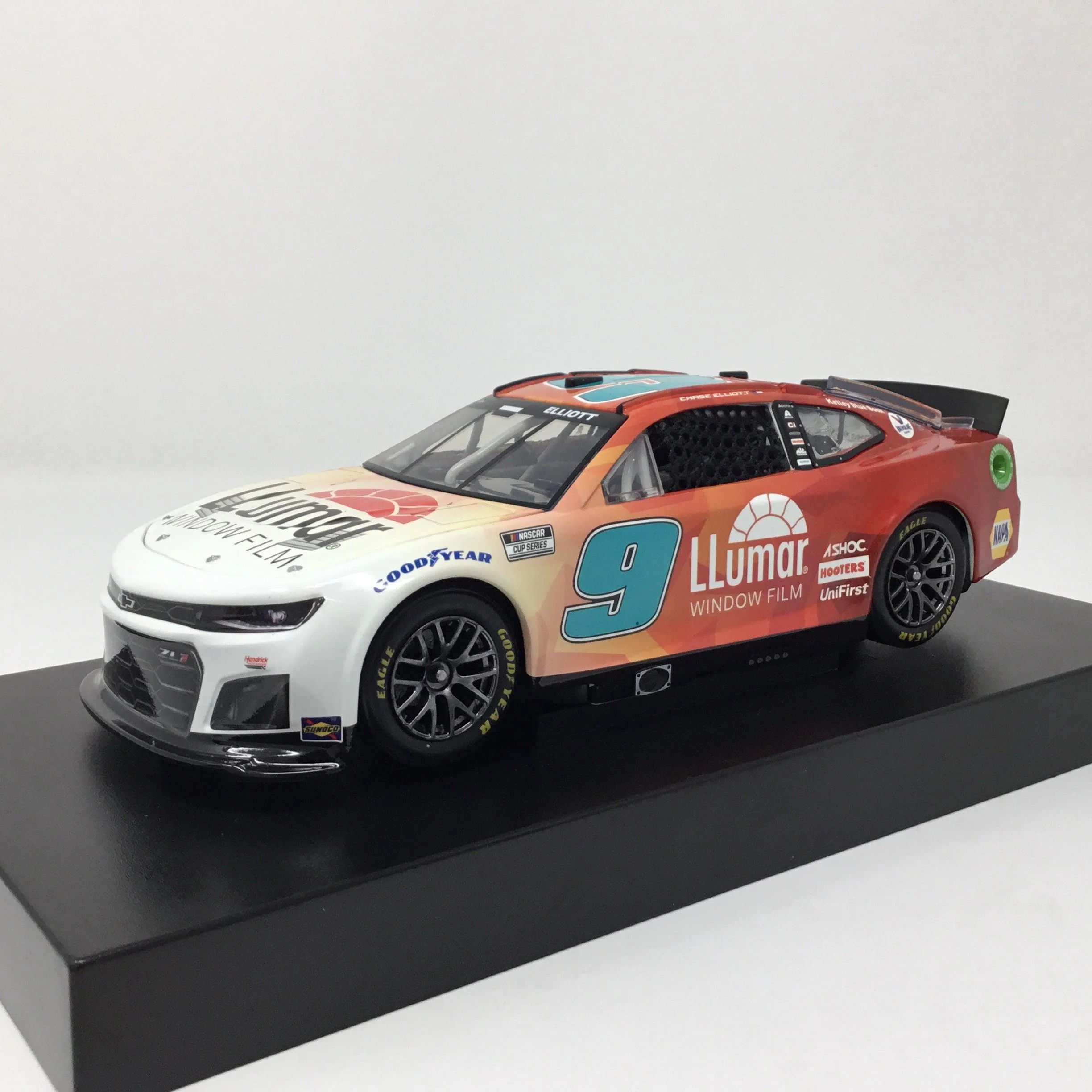 Chase Elliott 2022 Llumar Window Film 1:24 Diecast
