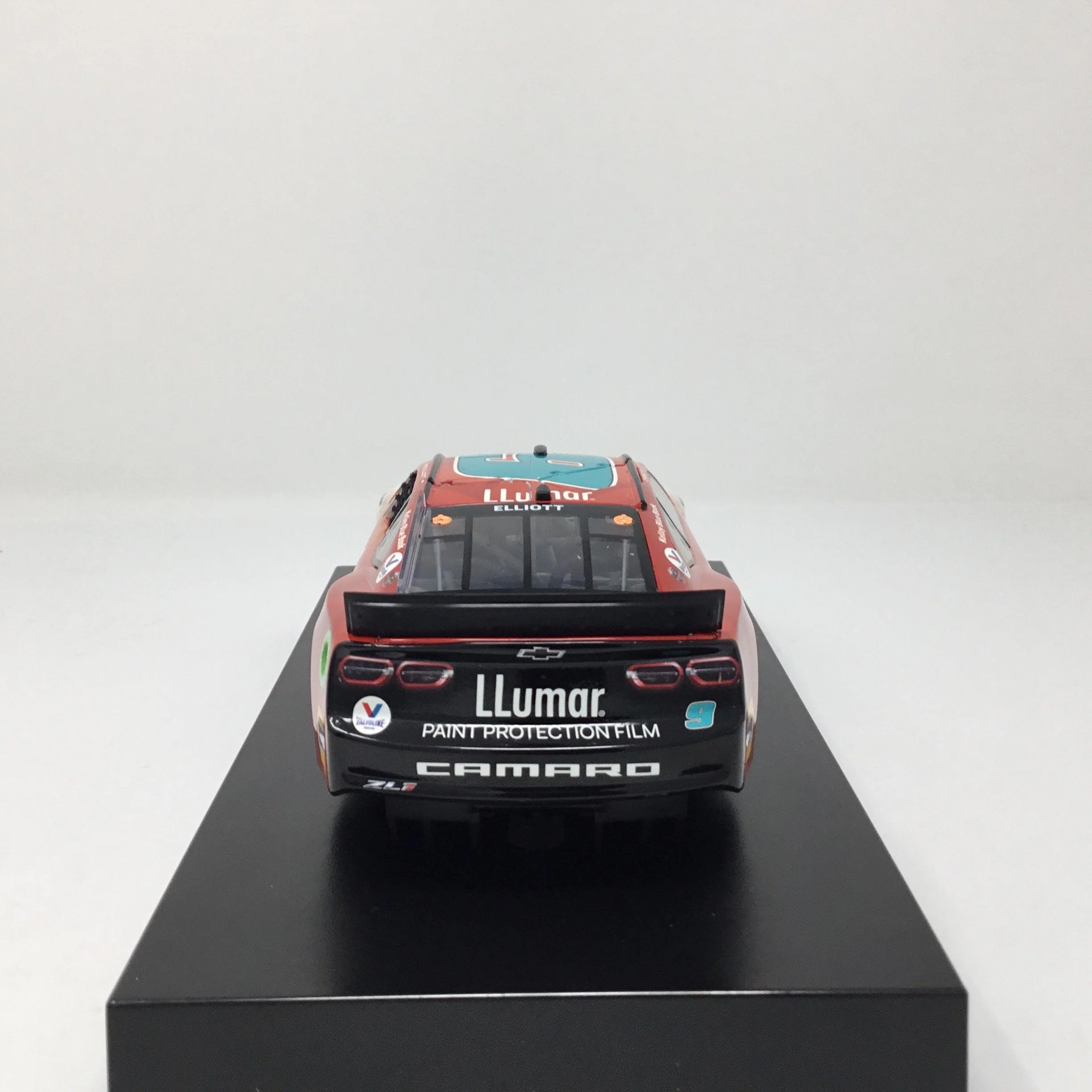 Chase Elliott 2022 Llumar Window Film 1:24 Diecast - Image 5