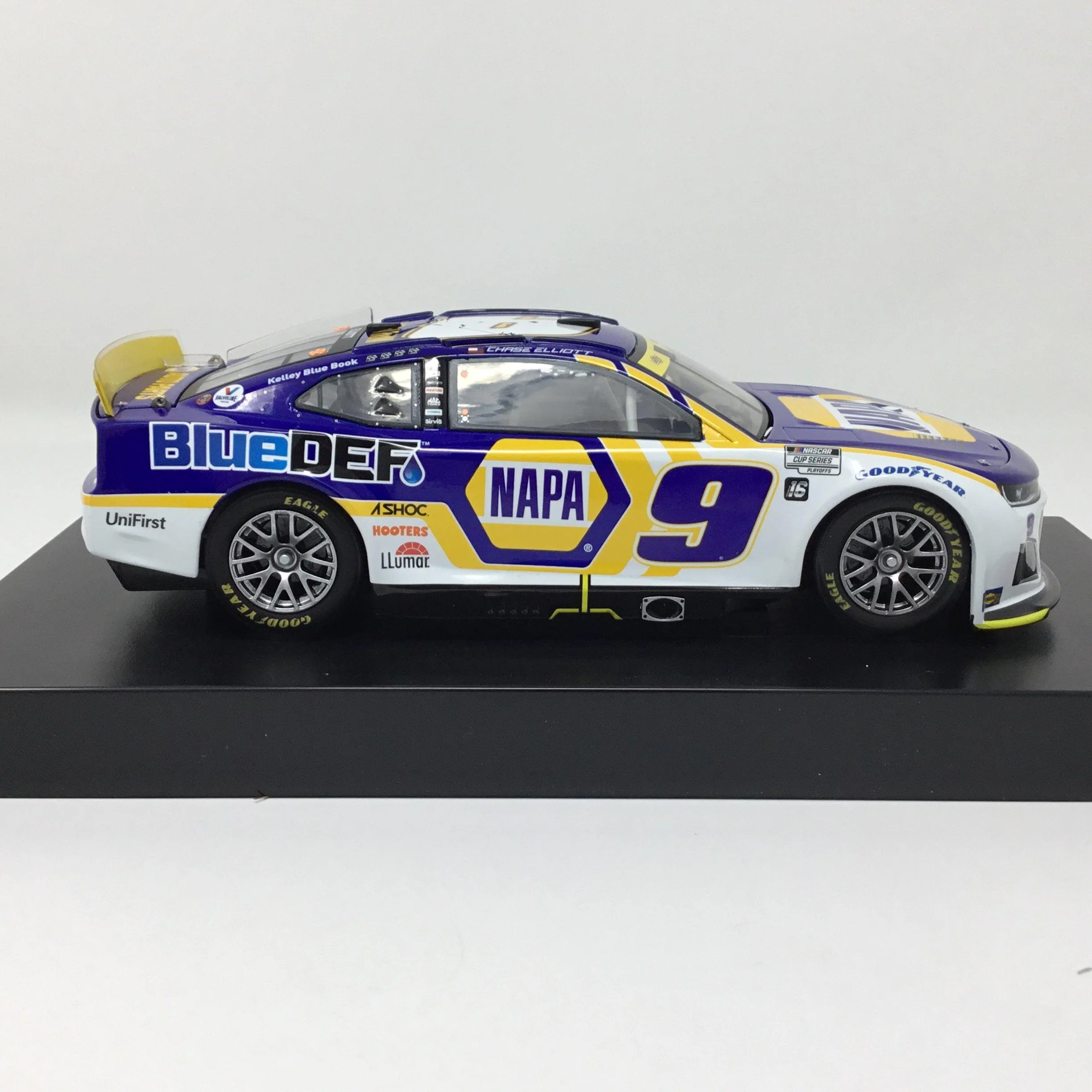 Chase Elliott 2022 NAPA / BlueDef Elite 1:24 Diecast - Image 4