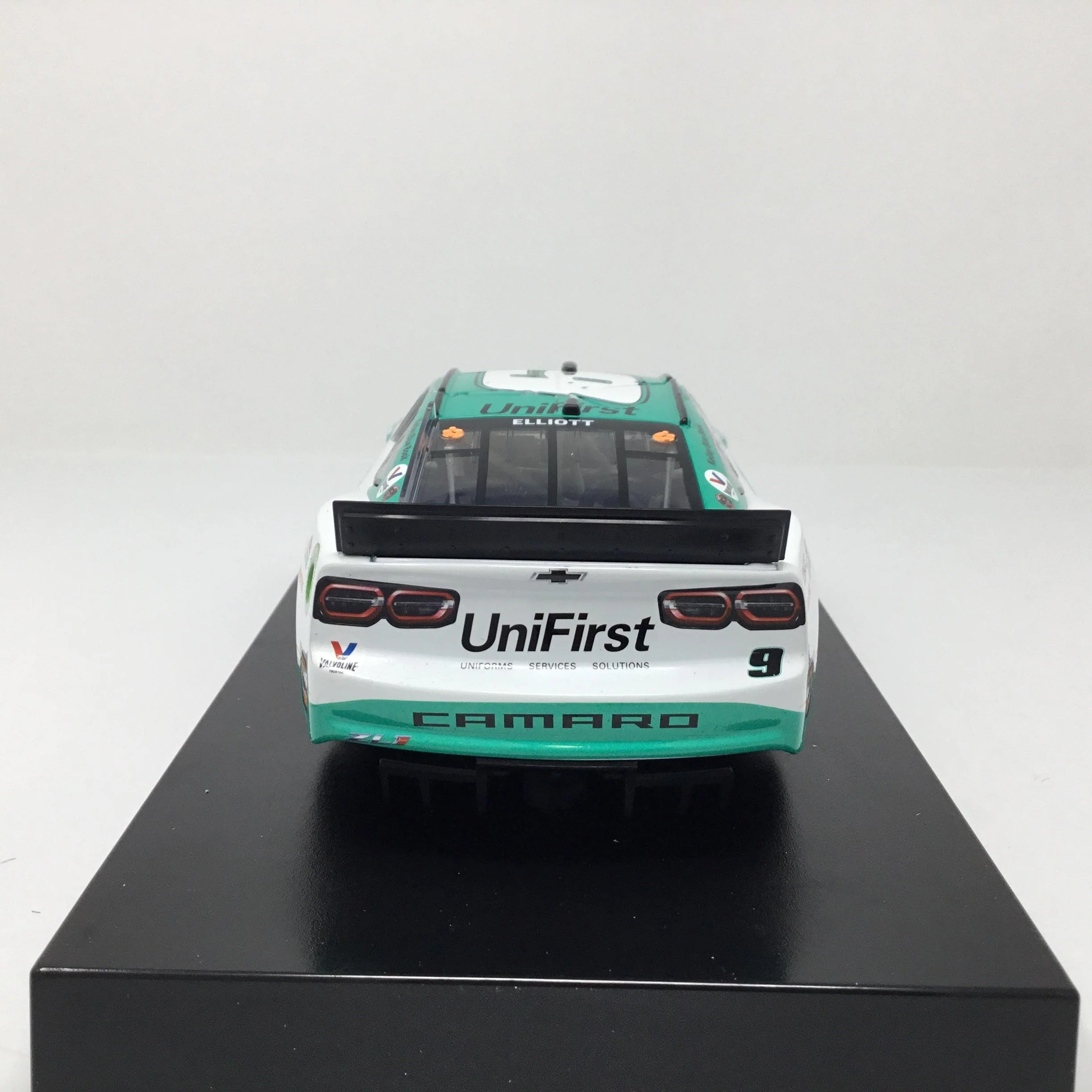 Chase Elliott 2022 Unifirst Elite 1:24 Diecast - Image 5