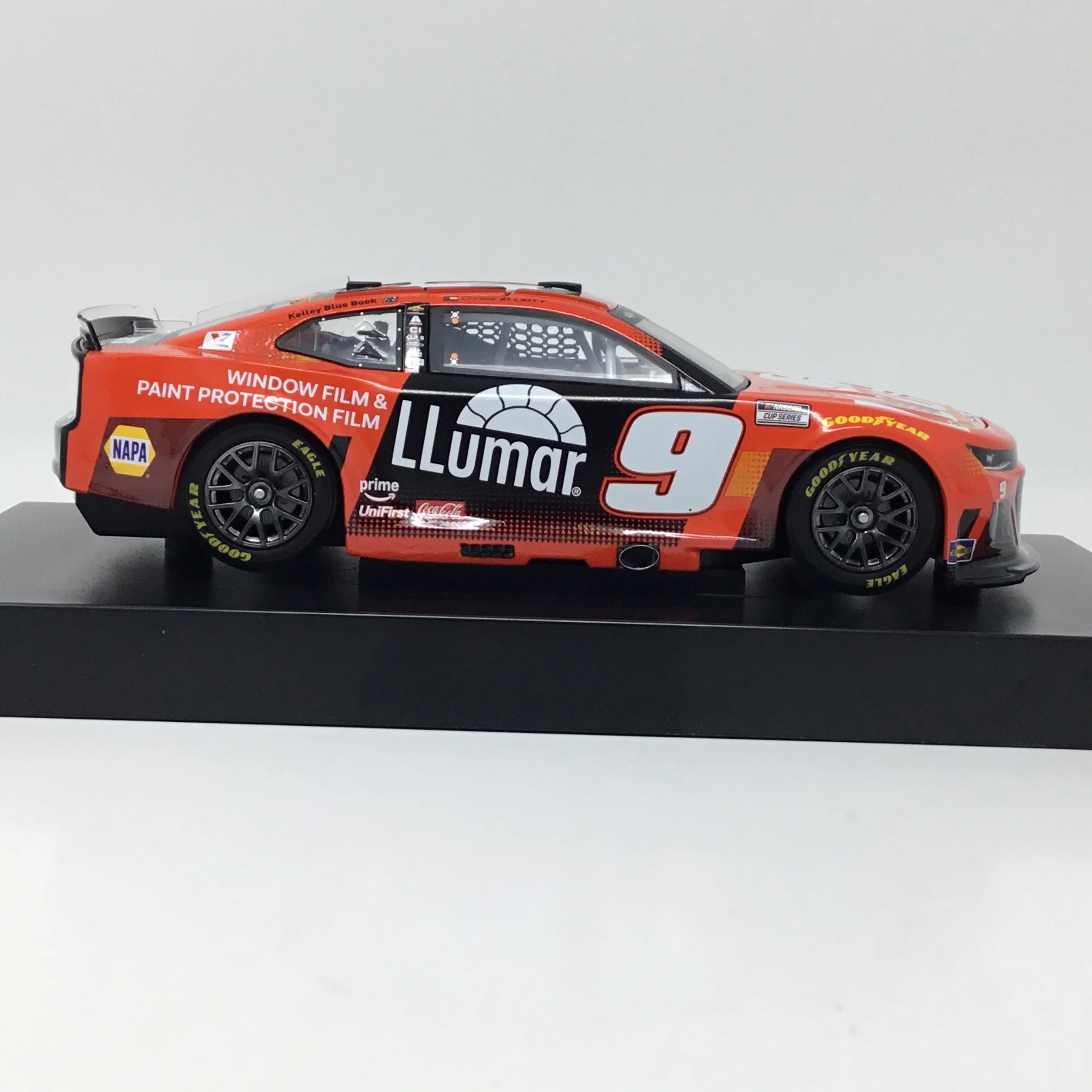 Chase Elliott 2025 LLumar 1:24 Diecast - Image 4
