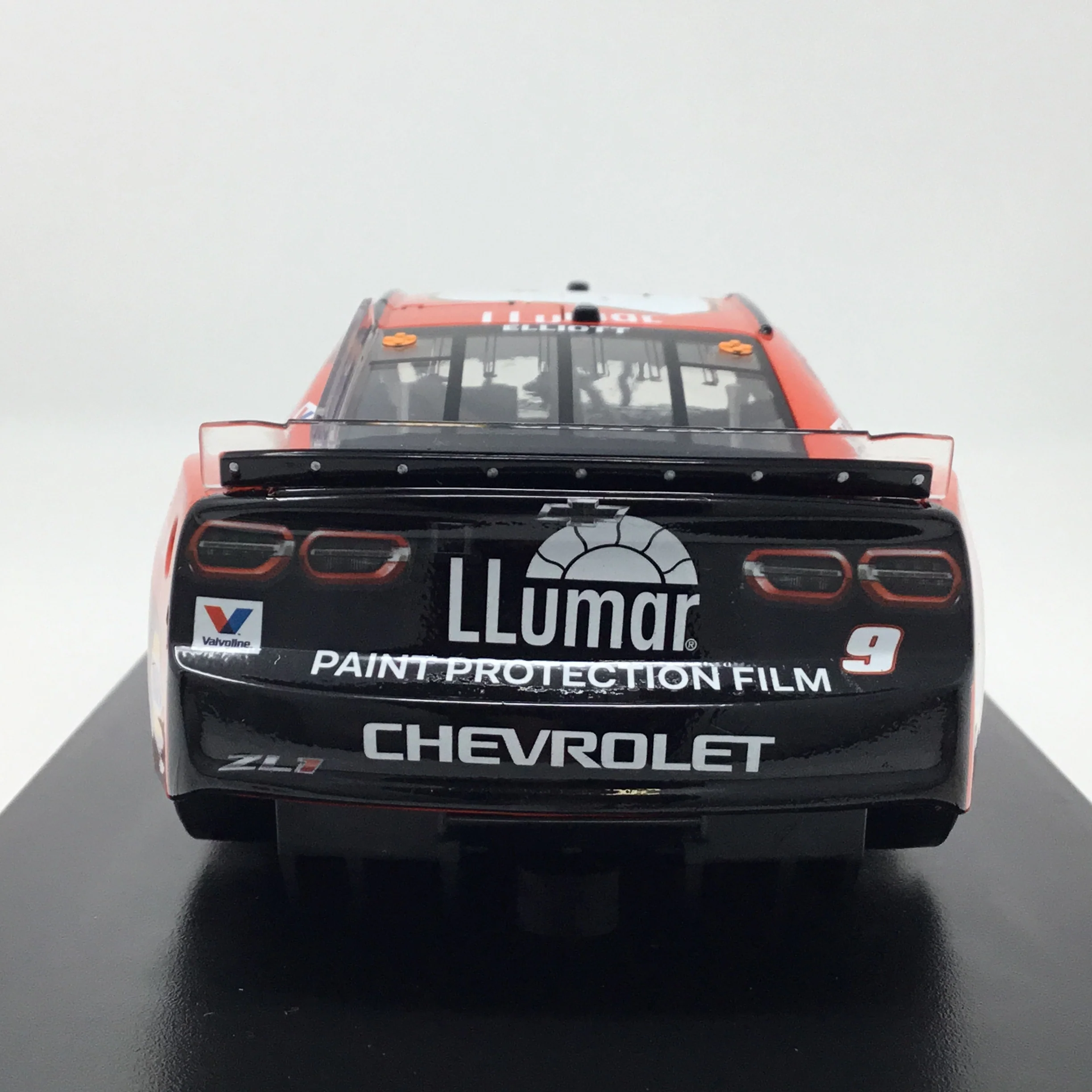 Chase Elliott 2025 LLumar 1:24 Diecast - Image 5