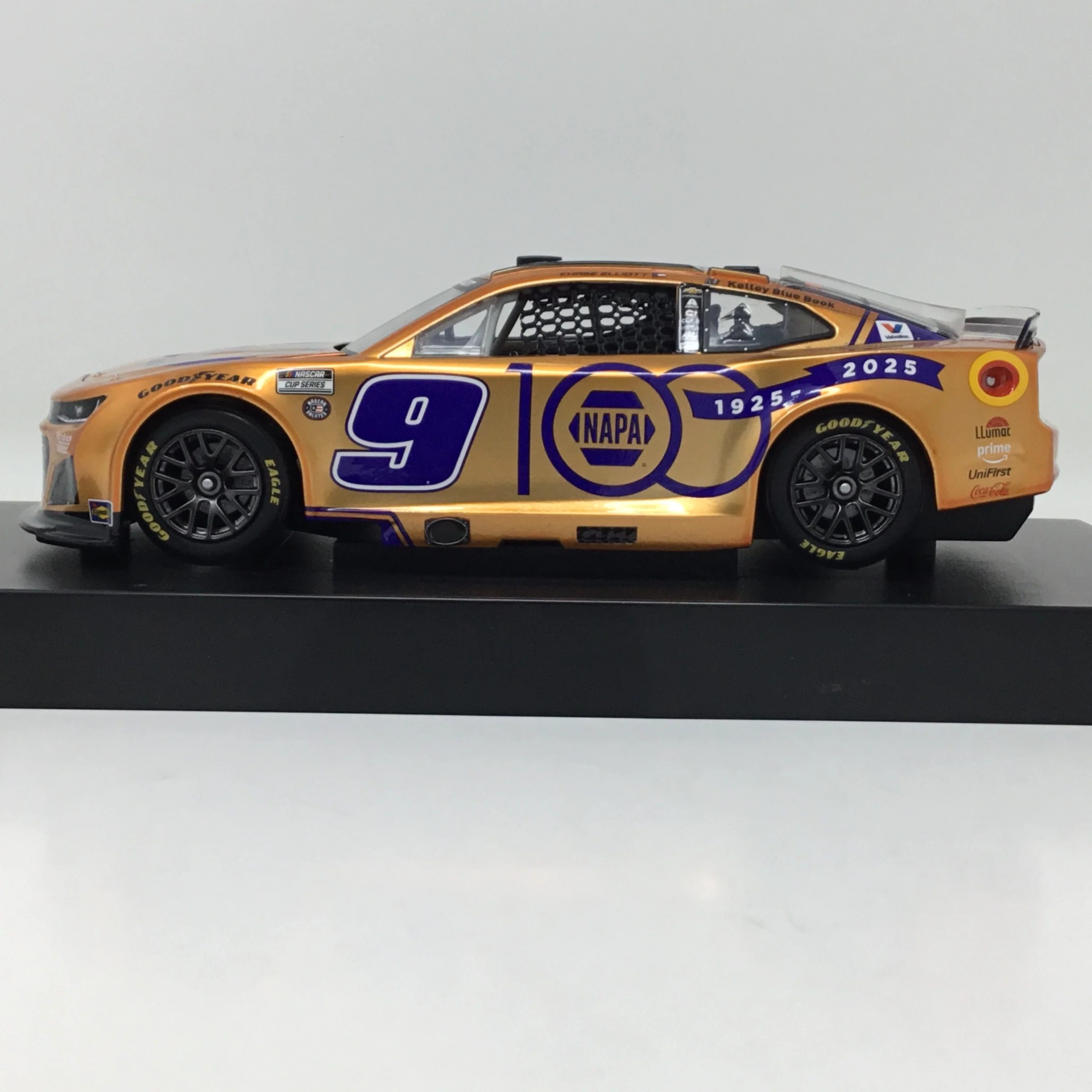 Chase Elliott 2025 NAPA 100th Anniversary 1:24 Liquid Color Diecast - Image 2