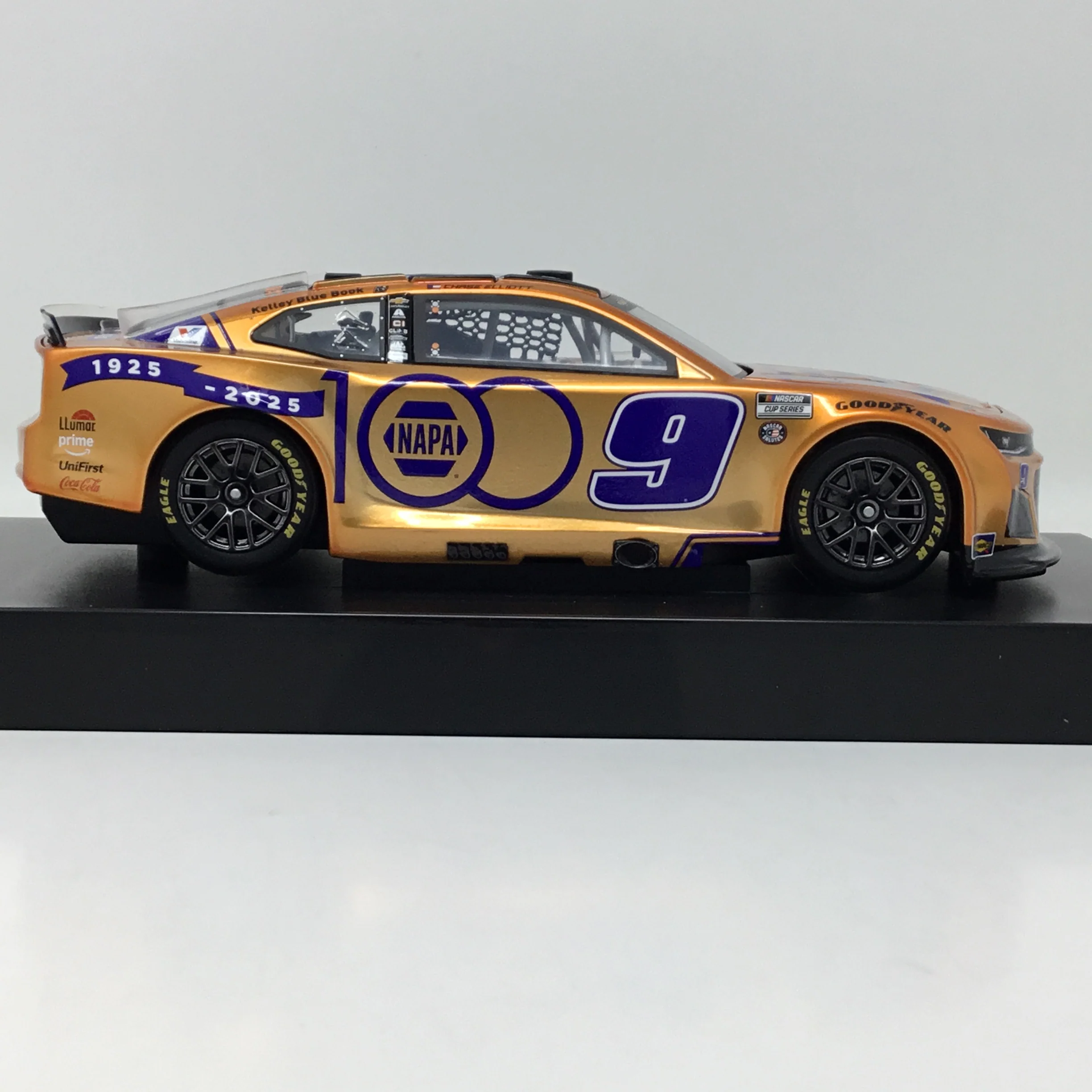 Chase Elliott 2025 NAPA 100th Anniversary 1:24 Liquid Color Diecast - Image 4