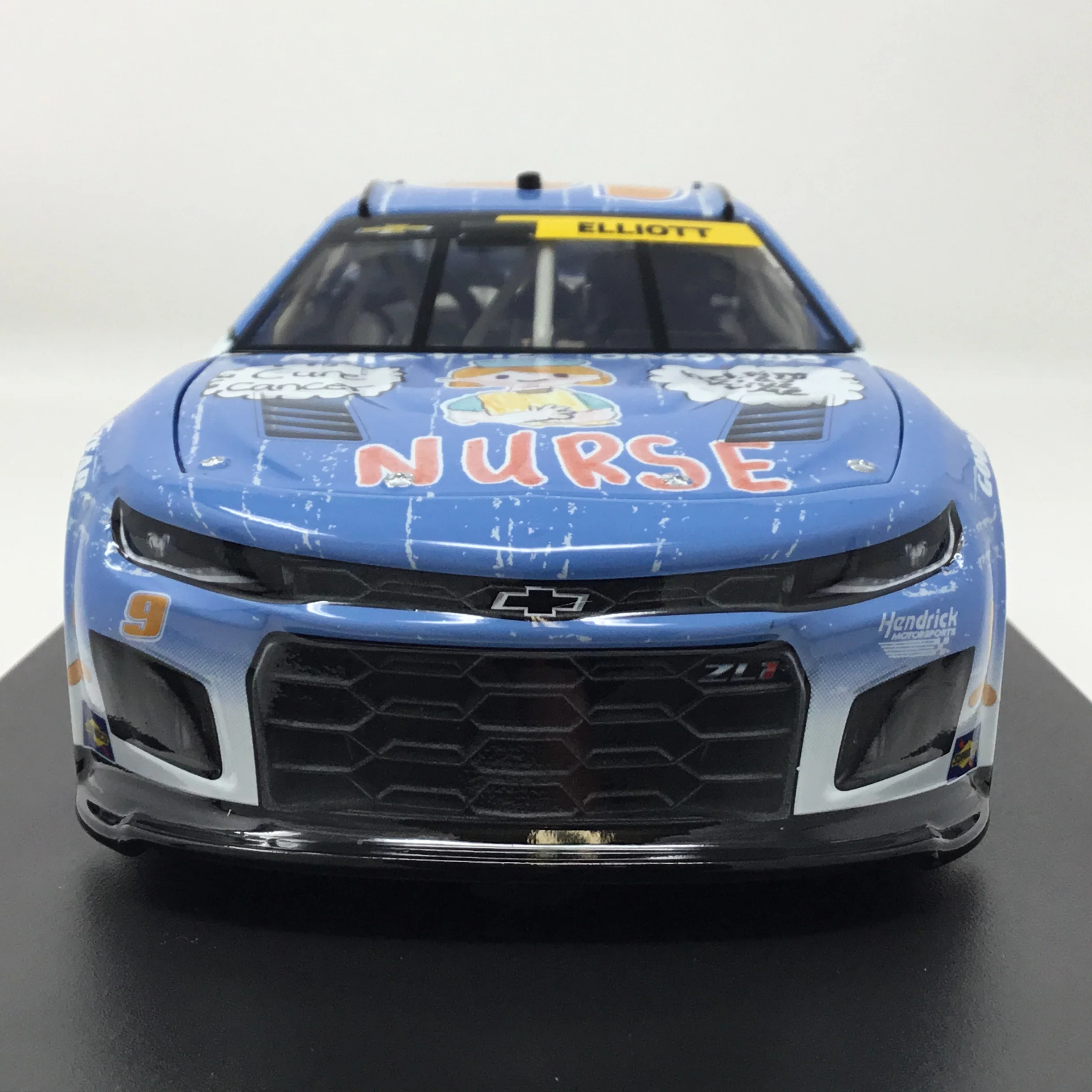 Chase Elliott 2025 NAPA / Children's Healthcare of Atlanta Elite 1:24 Diecast - Image 3