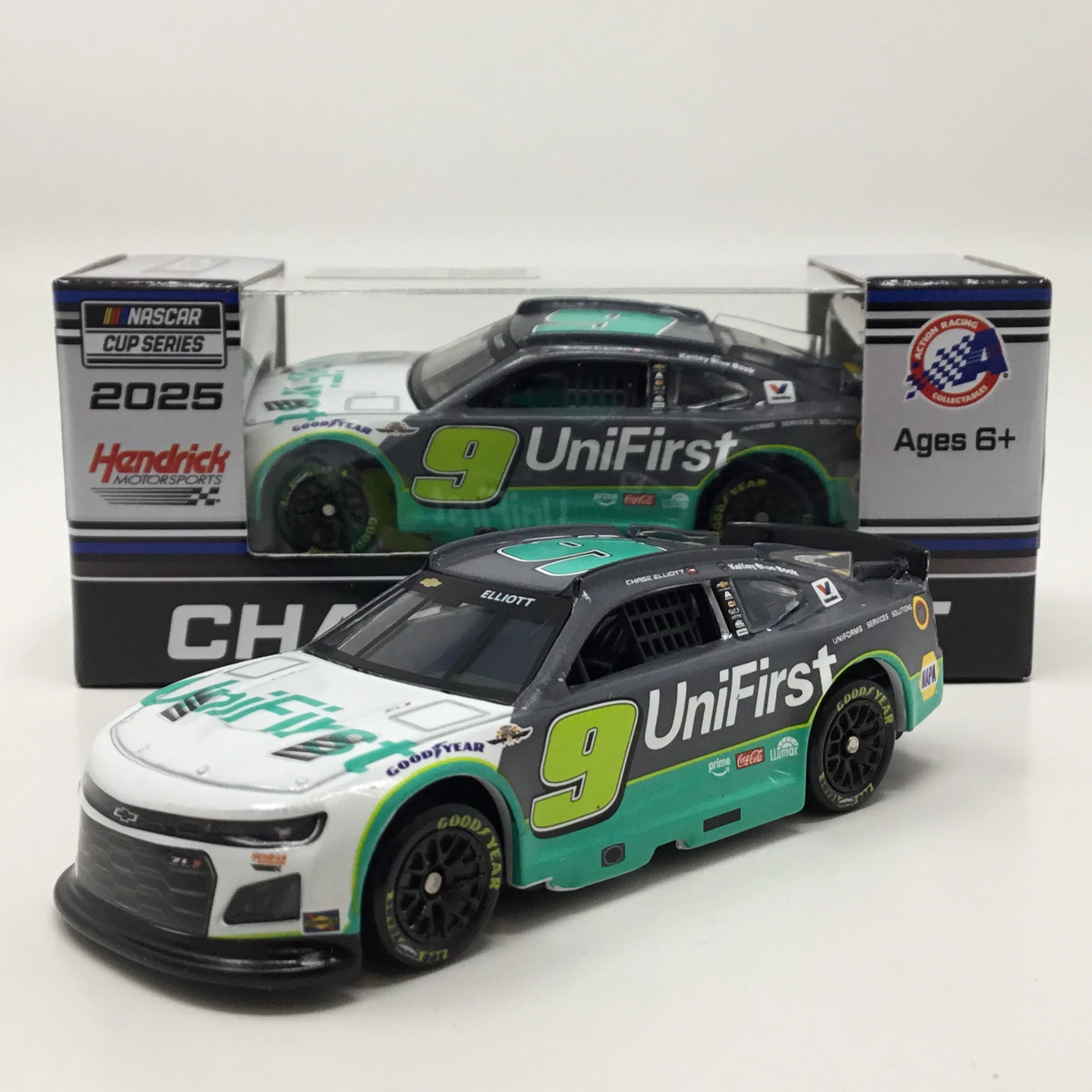 Chase Elliott 2025 Unifirst Throwback 1:64 Diecast