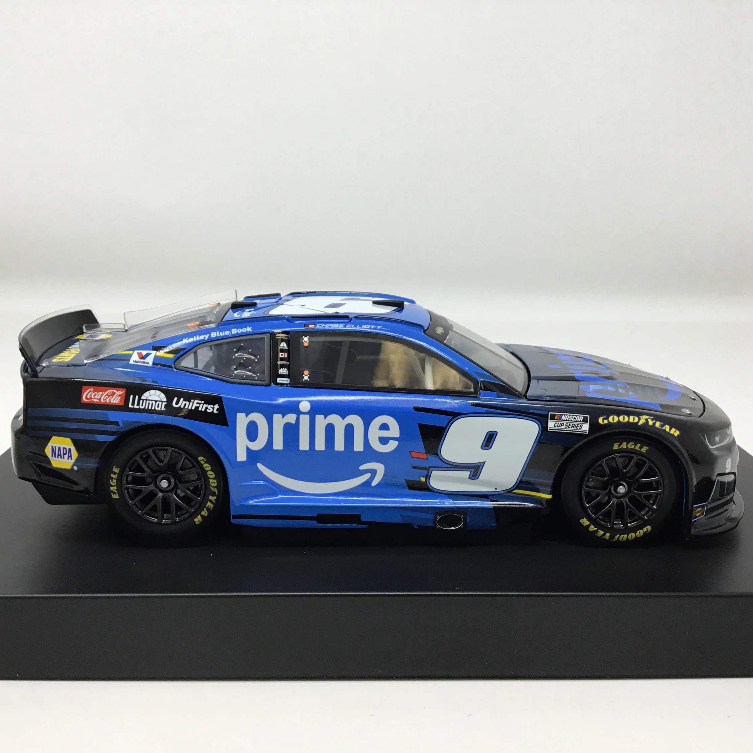 Chase Elliott 2026 Amazon Prime 1:24 Diecast - Image 4