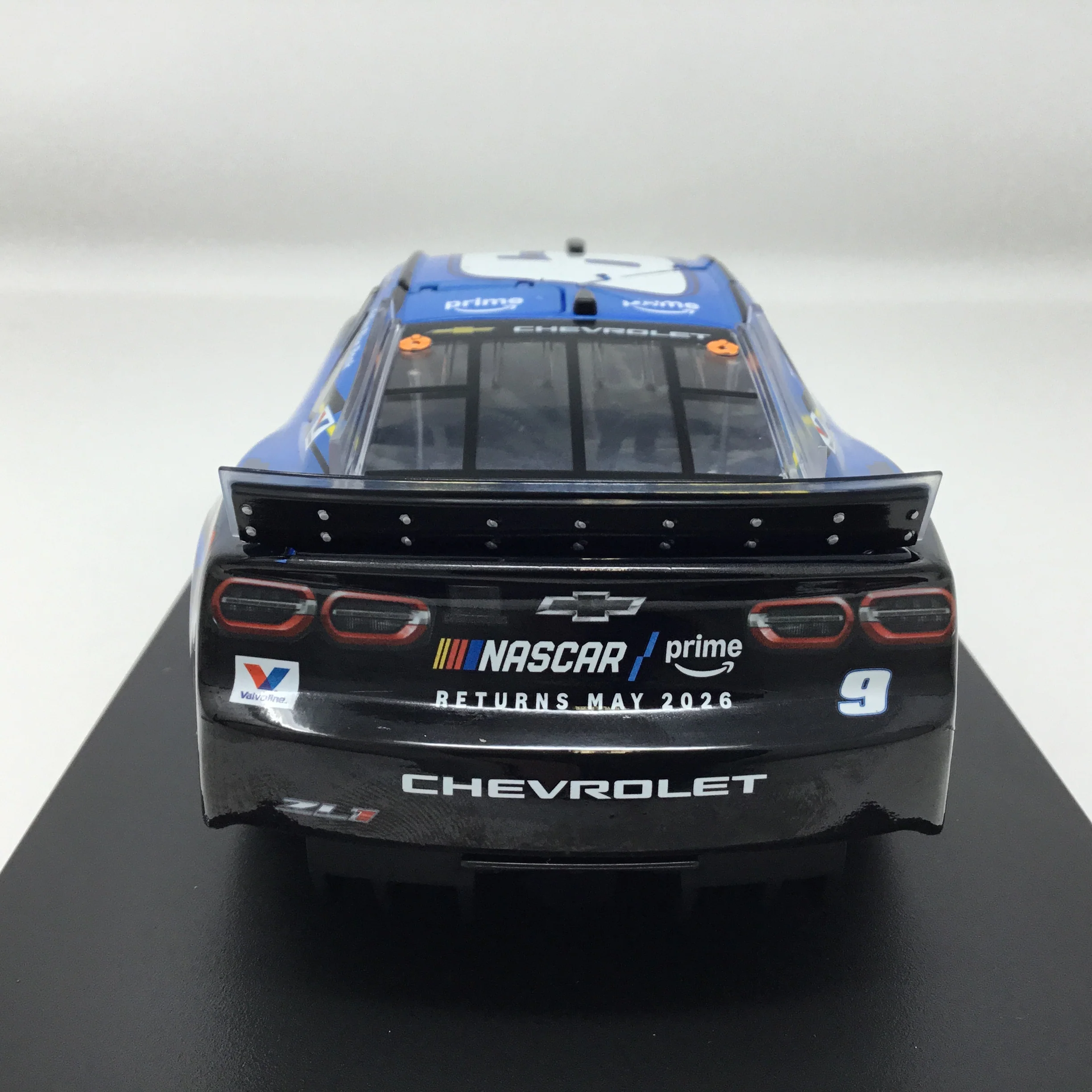 Chase Elliott 2026 Amazon Prime 1:24 Diecast - Image 5
