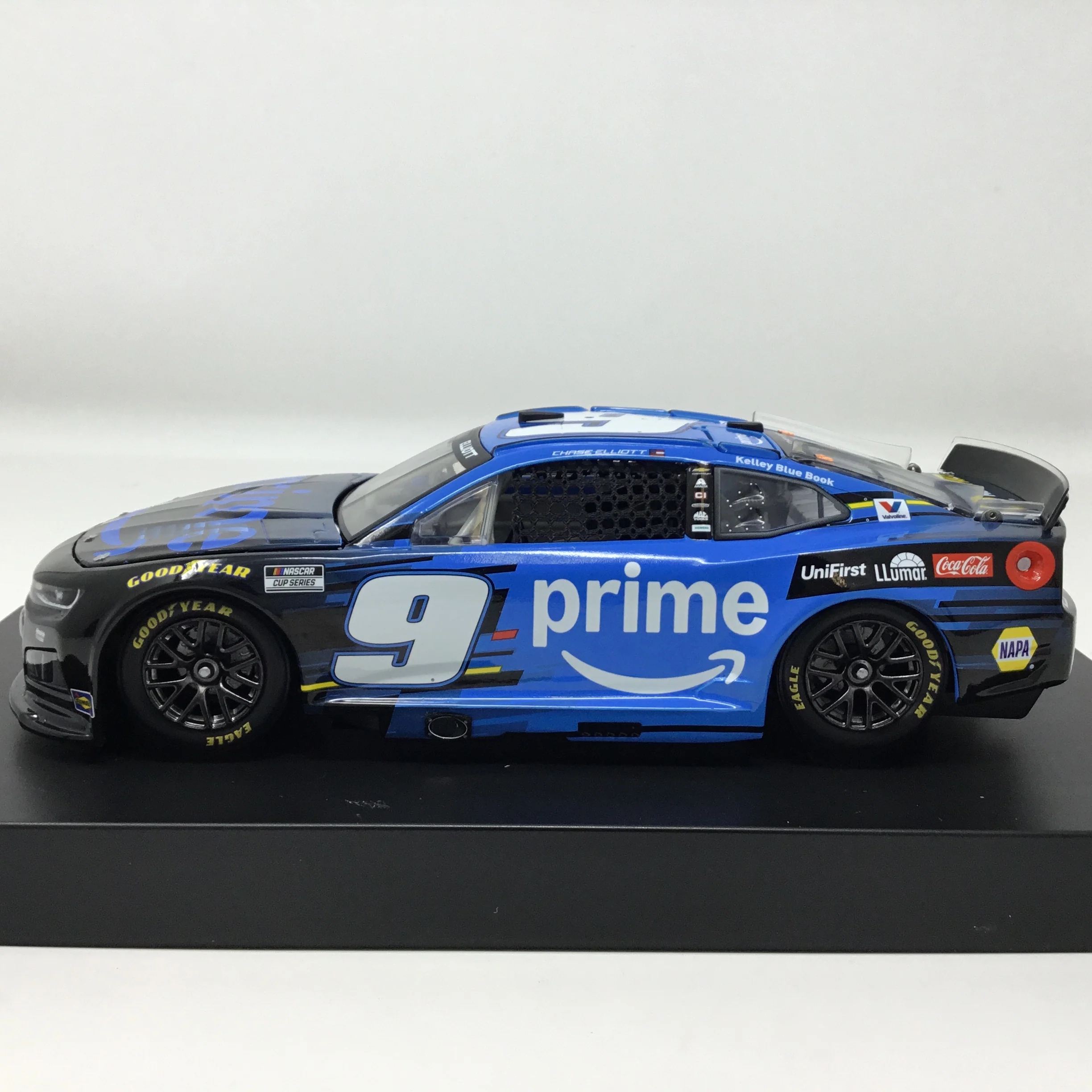 Chase Elliott 2026 Amazon Prime 1:24 Elite Diecast - Image 2