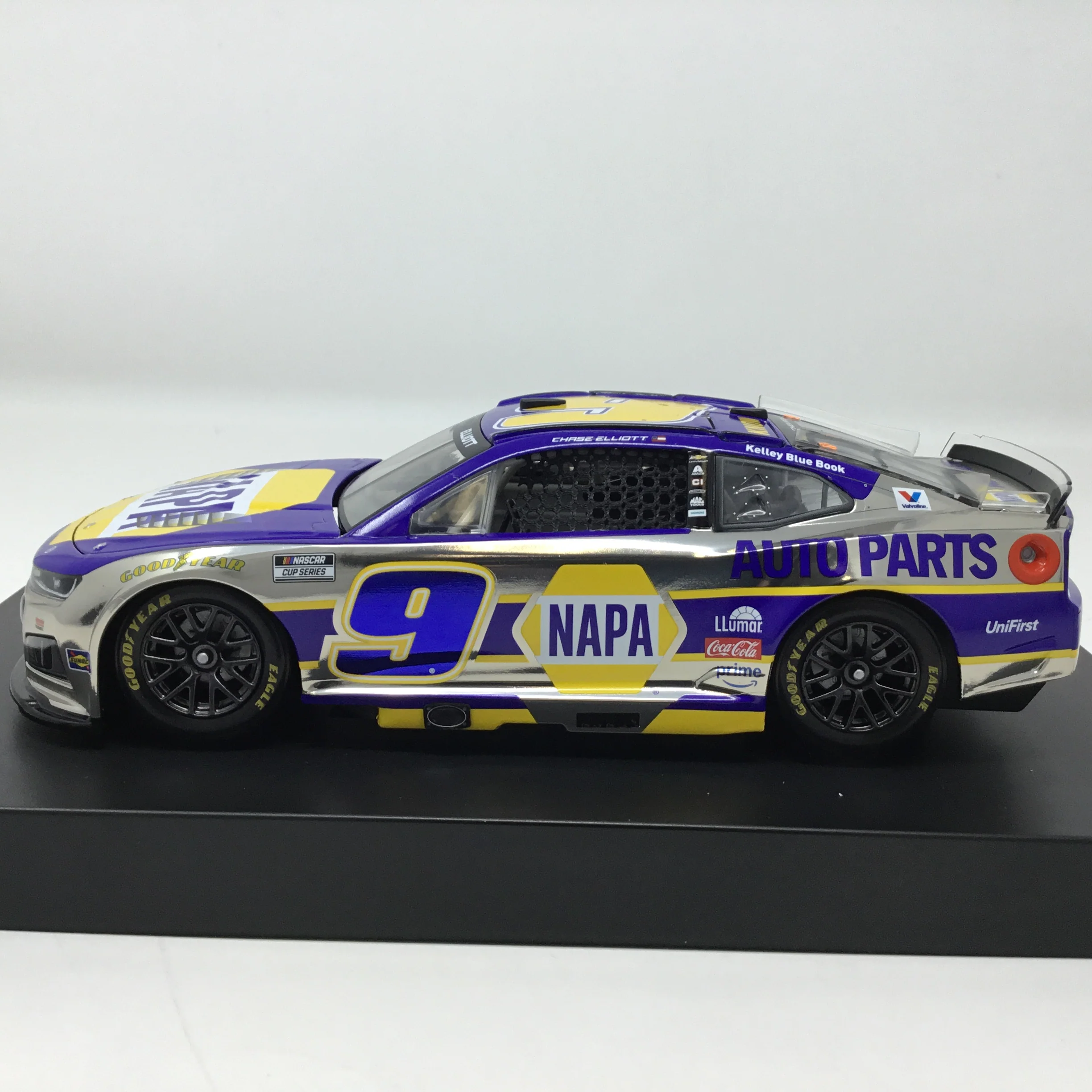 Chase Elliott 2026 NAPA Auto Parts Foil Number Color Chrome 1:24 Diecast - Image 2