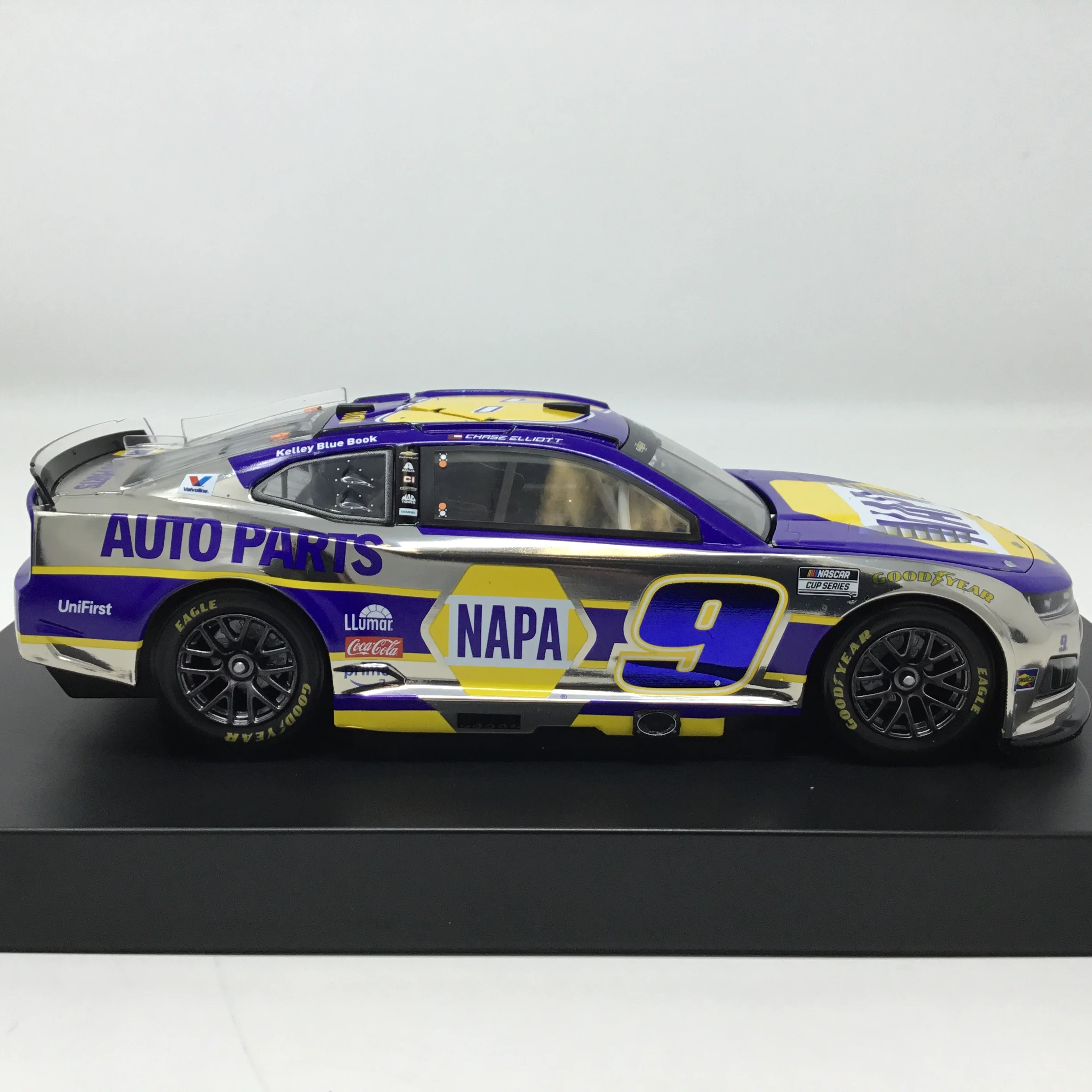 Chase Elliott 2026 NAPA Auto Parts Foil Number Color Chrome 1:24 Diecast - Image 4