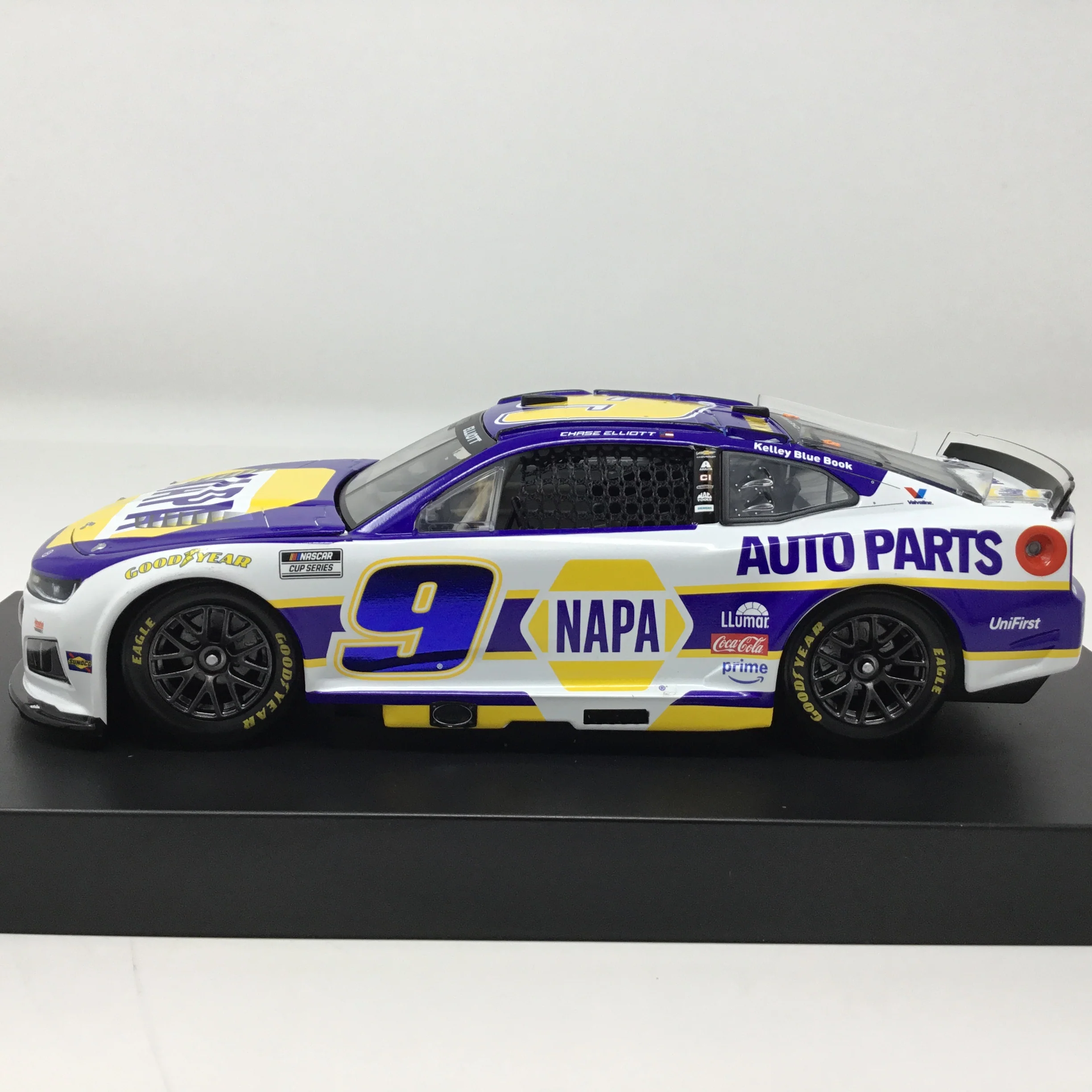 Chase Elliott 2026 NAPA Foil Number 1:24 Diecast - Image 2