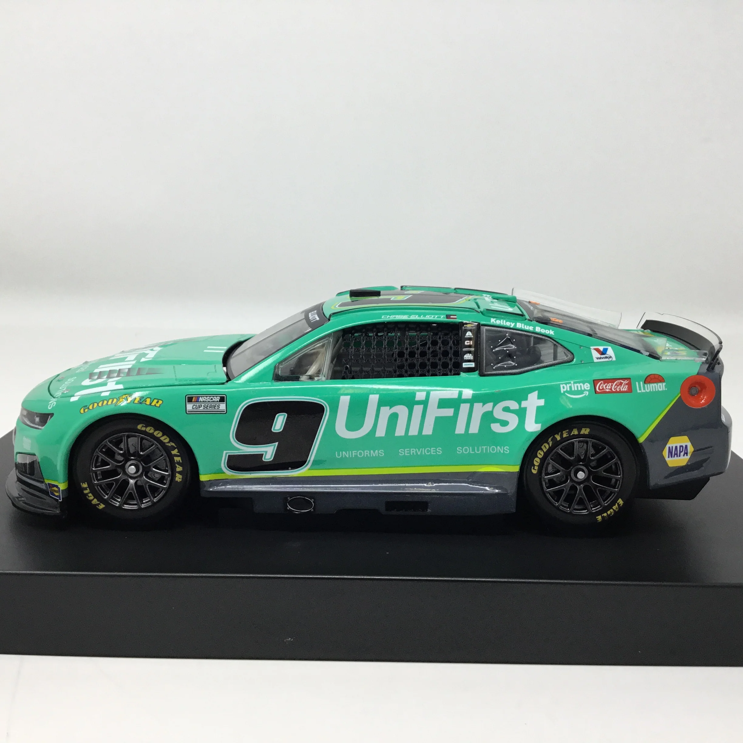 Chase Elliott 2026 Unifirst 1:24 Diecast - Image 2