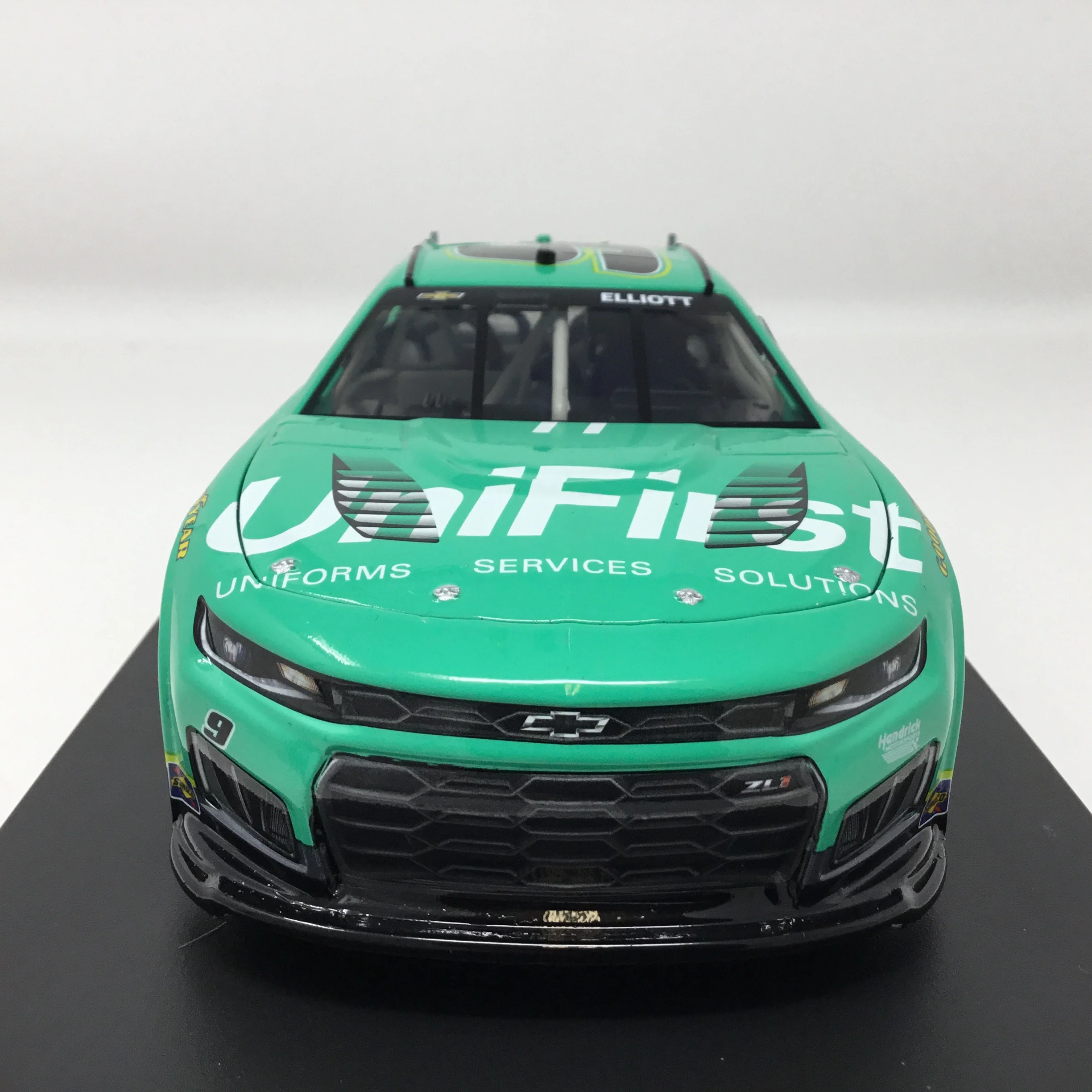 Chase Elliott 2026 Unifirst Elite 1:24 Diecast - Image 3