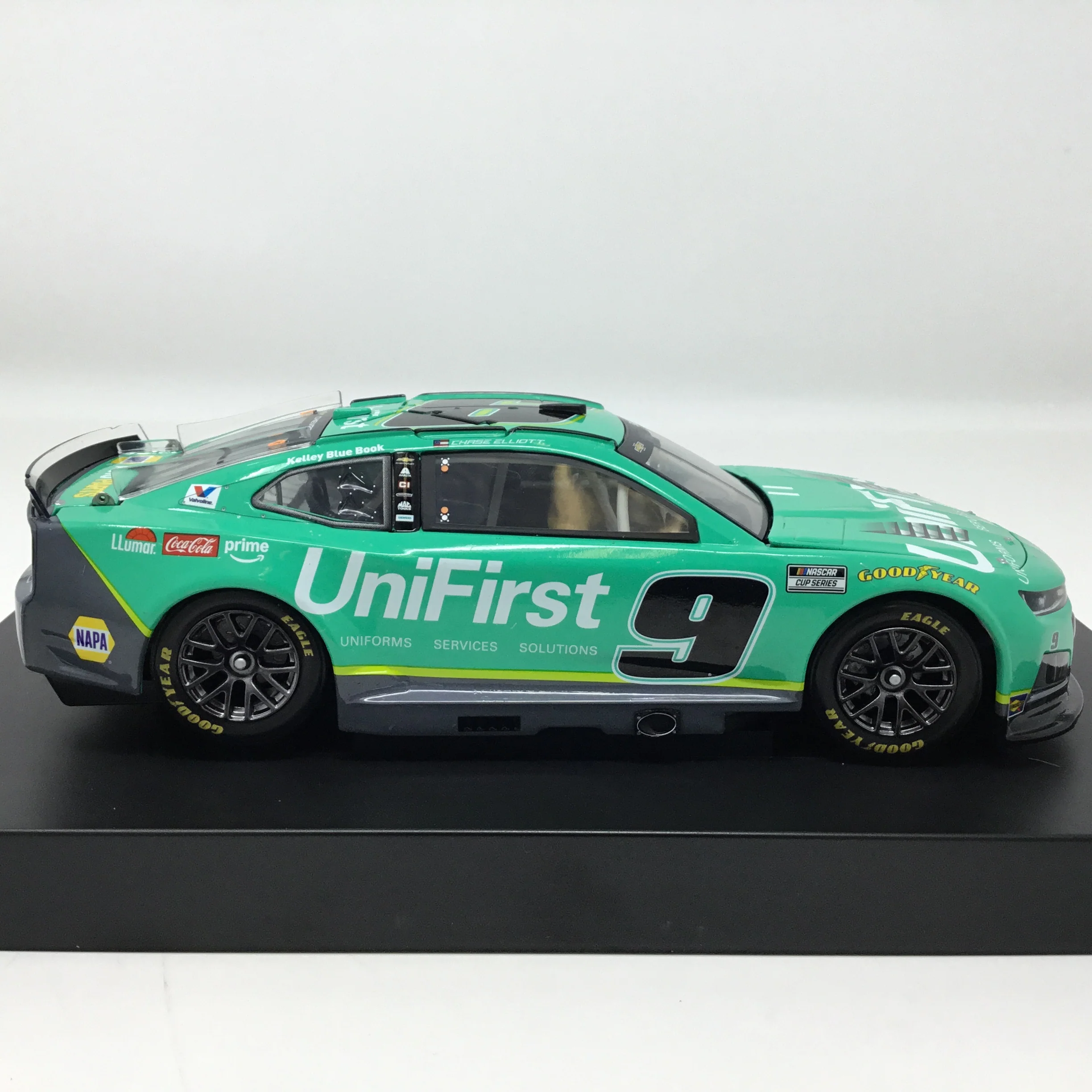 Chase Elliott 2026 Unifirst Elite 1:24 Diecast - Image 4