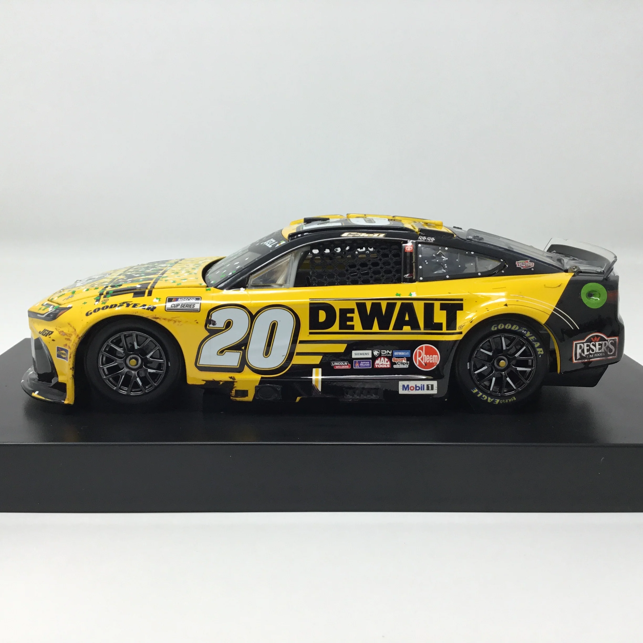 Christopher Bell 2025 Dewalt COTA Race Win Elite 1:24 Diecast - Image 2