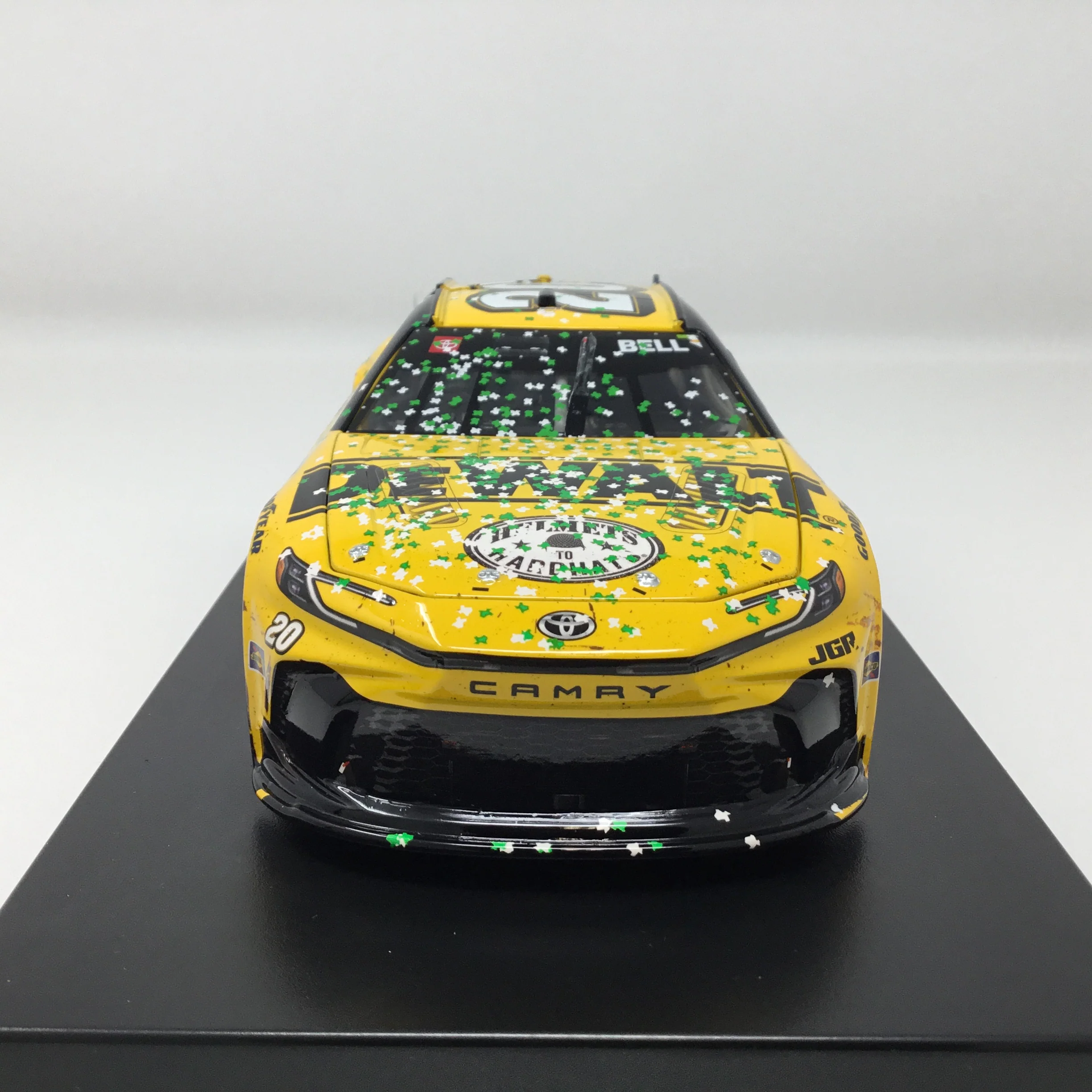 Christopher Bell 2025 Dewalt COTA Race Win Elite 1:24 Diecast - Image 3
