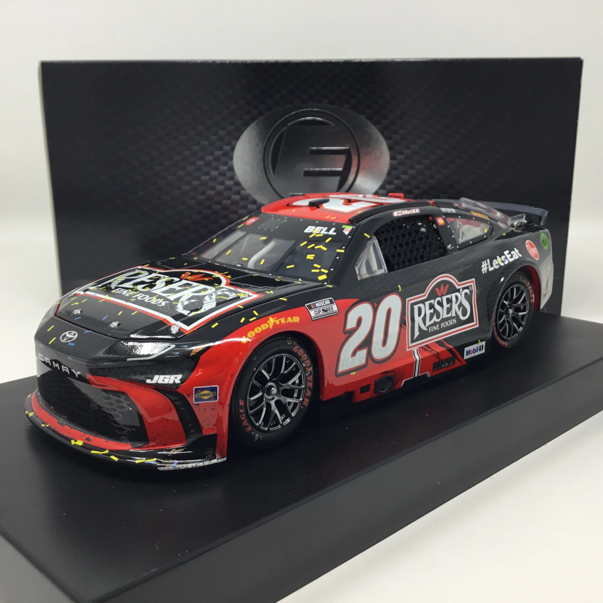 Christopher Bell 2025 Reser's Phoenix Race Win Elite 1:24 Diecast