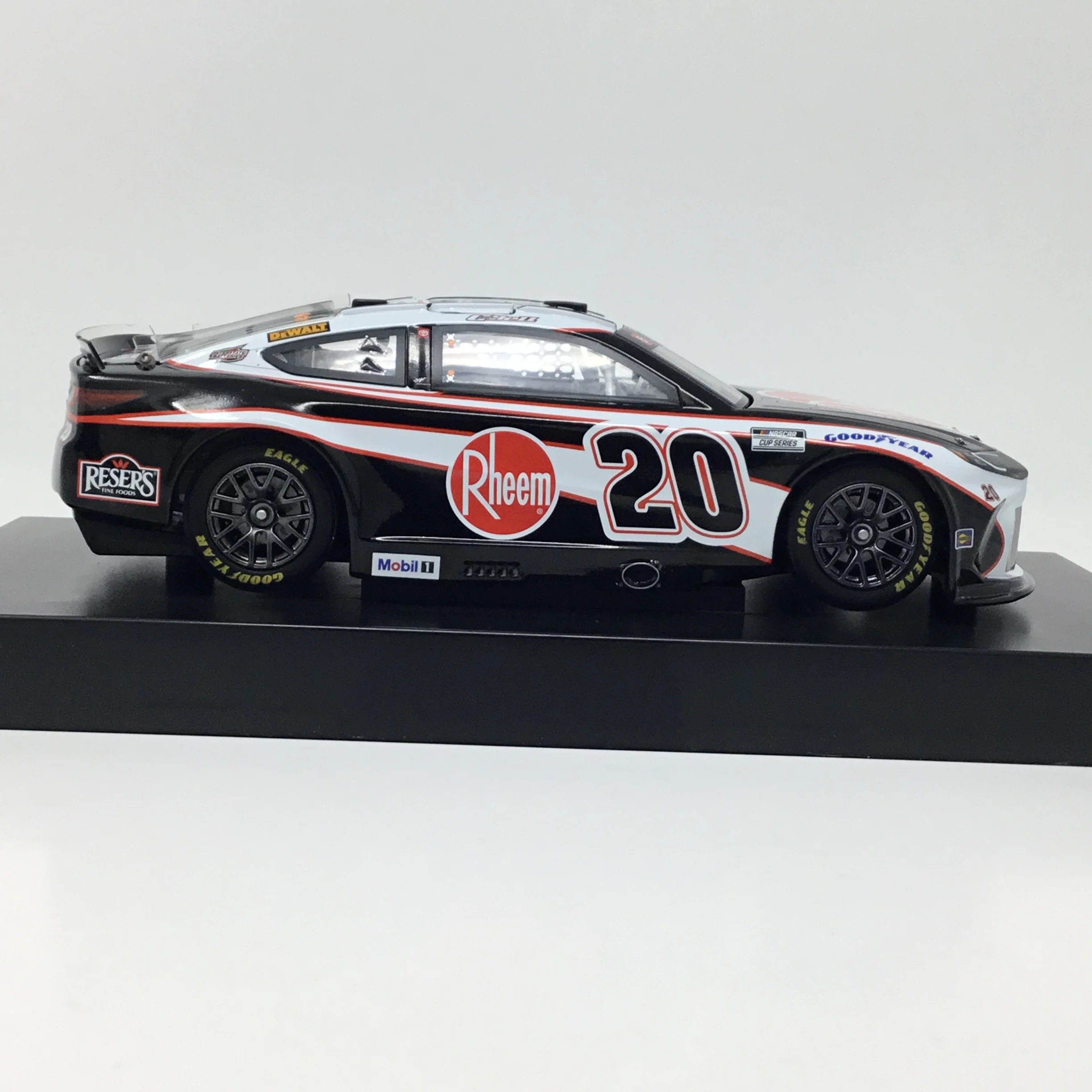 Christopher Bell 2025 Rheem 1:24 Elite Diecast - Image 4