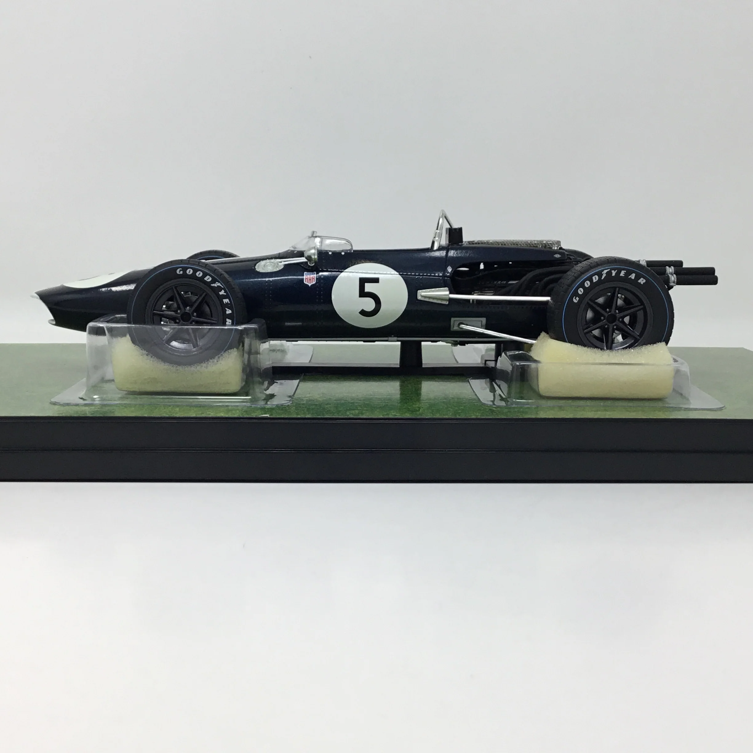 Dan Gurney 1967 Carousel 1 AAR Eagle Gurney-Weslake V-12 Brands Hatch Race of Champions Winner 1:18 Diecast #4752 - Image 2